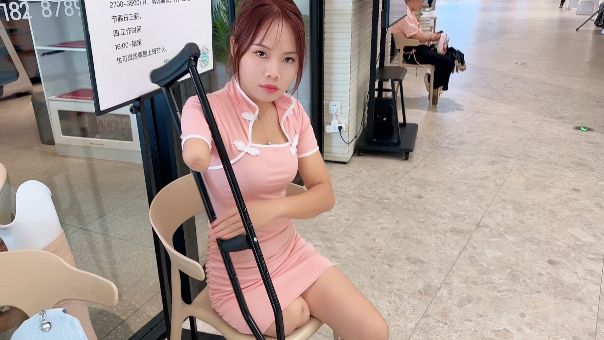 Abby Ooe, the Amputee Girl — Practicing Walking on Crutches to Go Shopping for High Heels