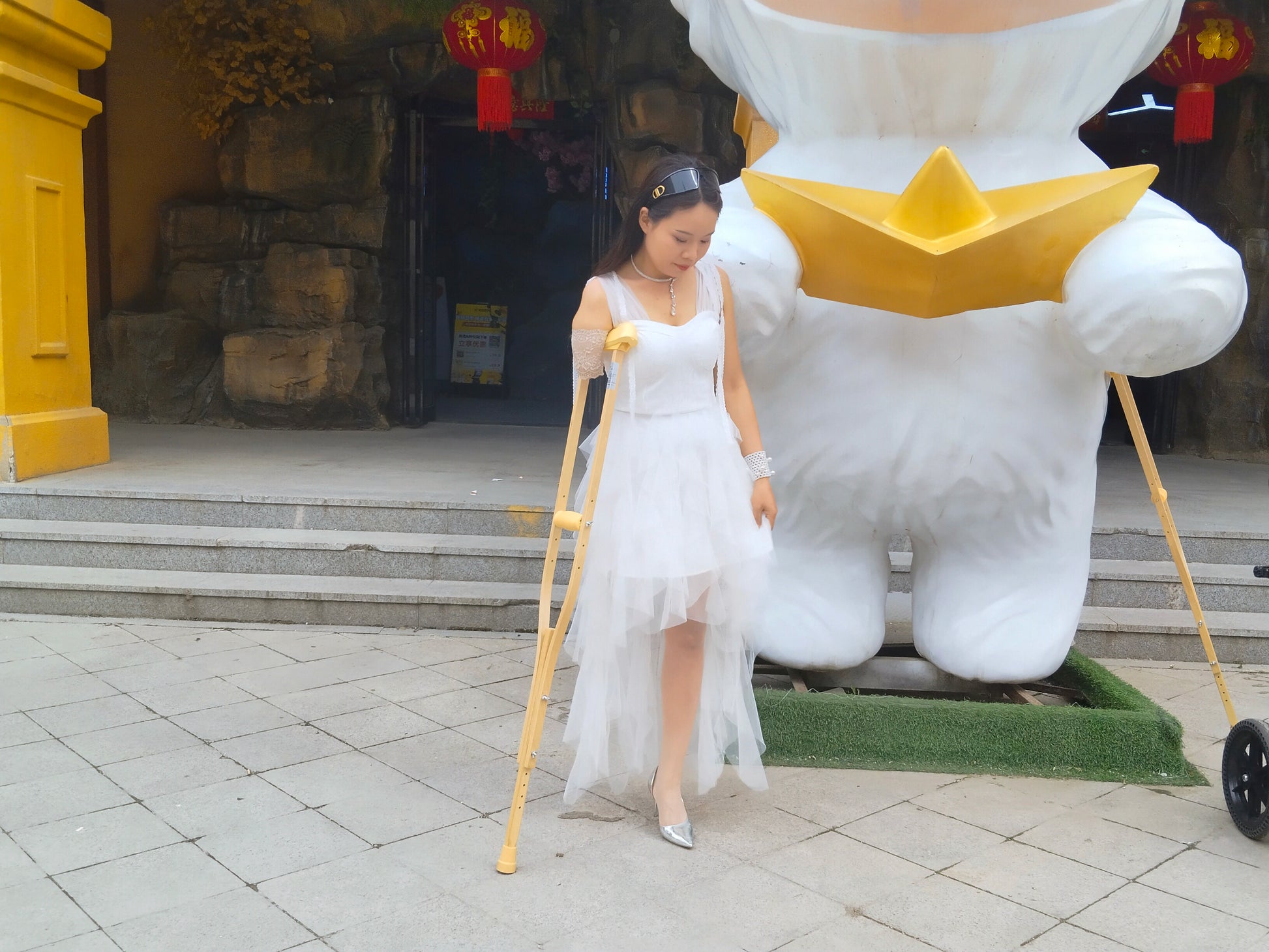 Abby Ooe, the Amputee Girl — Tragedy in the Romantic Town