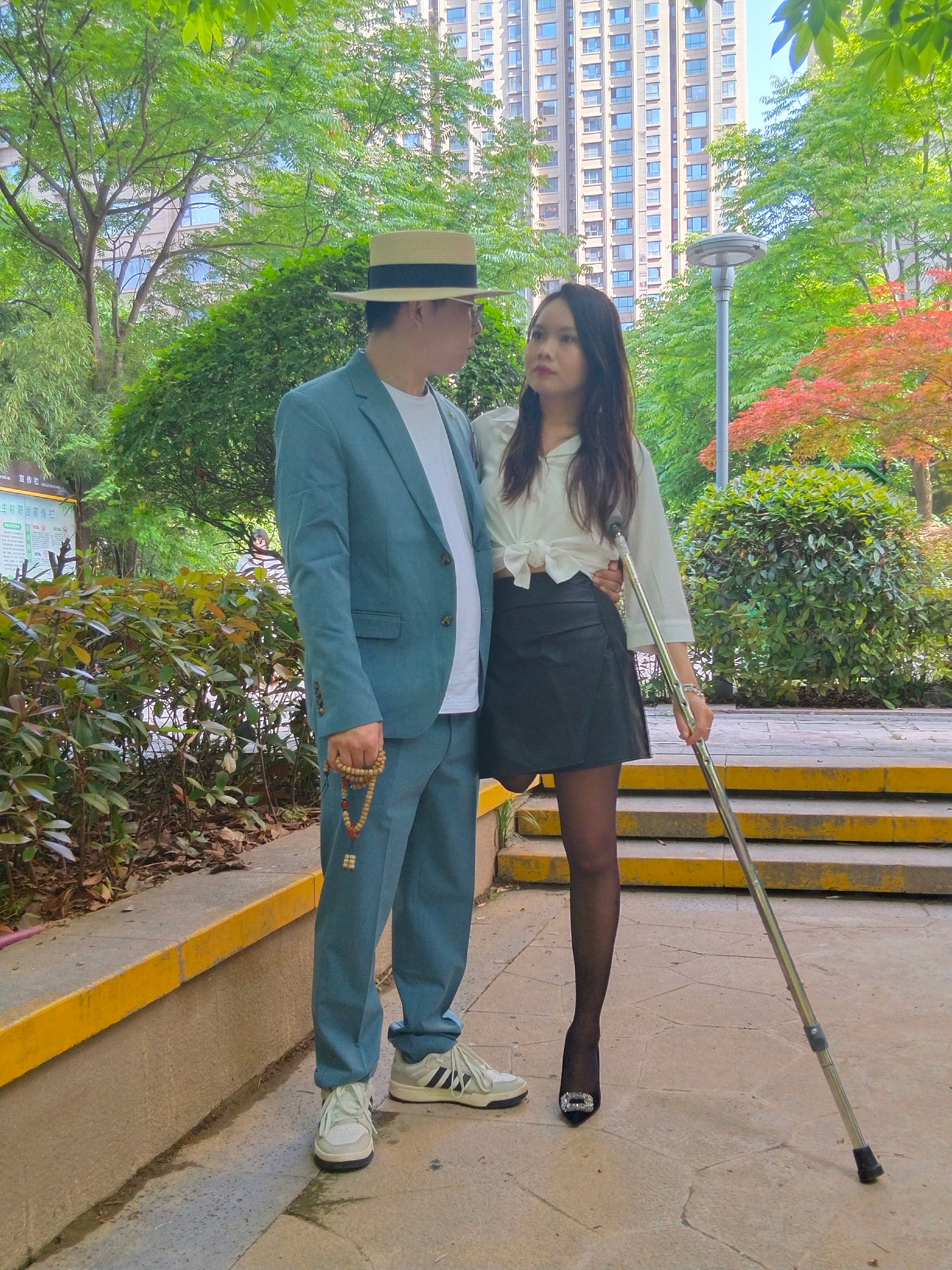 Abby Ooe, the Amputee Girl - First Intimate Physical Contact