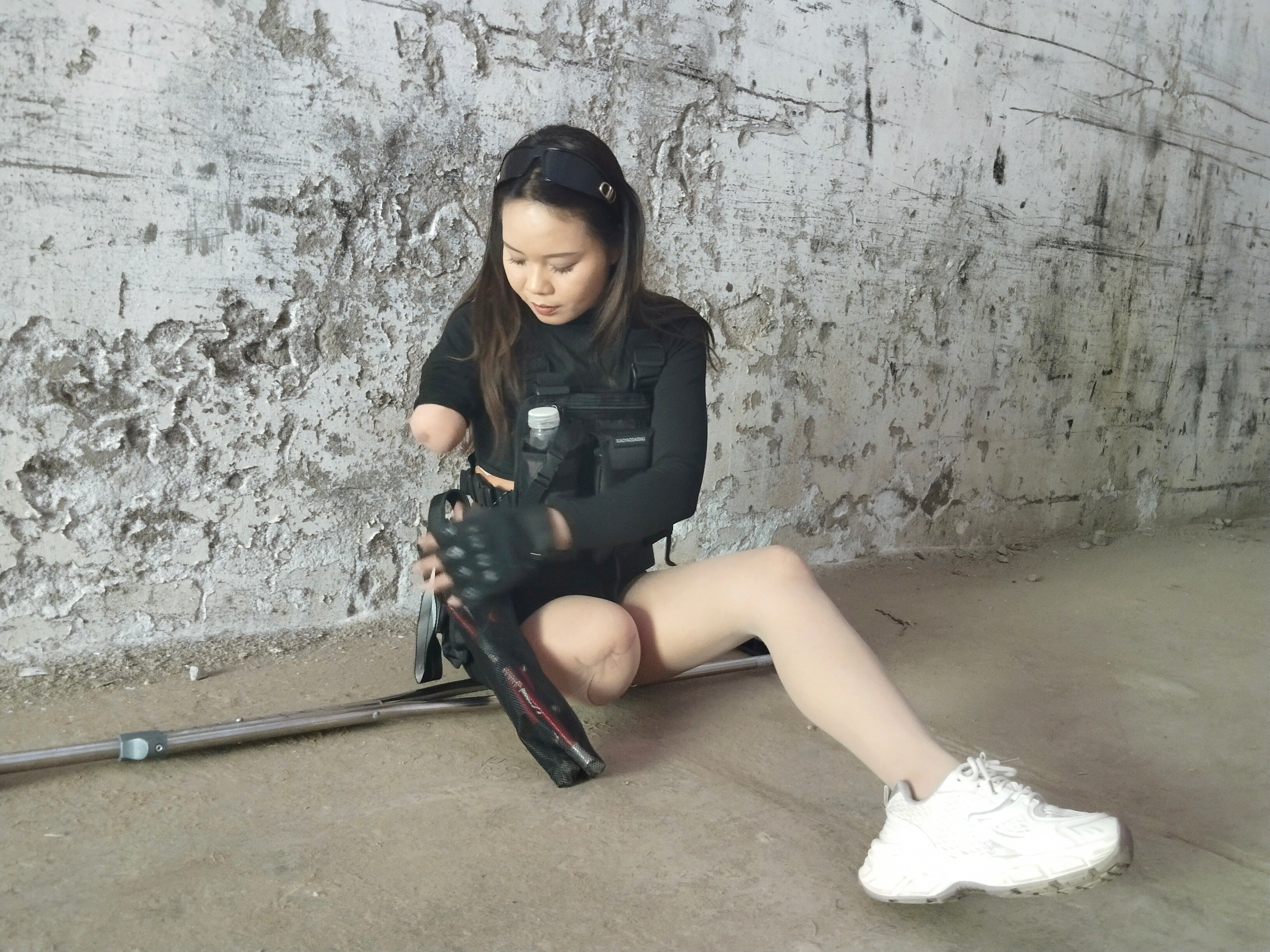 Abby Ooe, the Amputee Girl - Trying on a New Prosthetic Leg