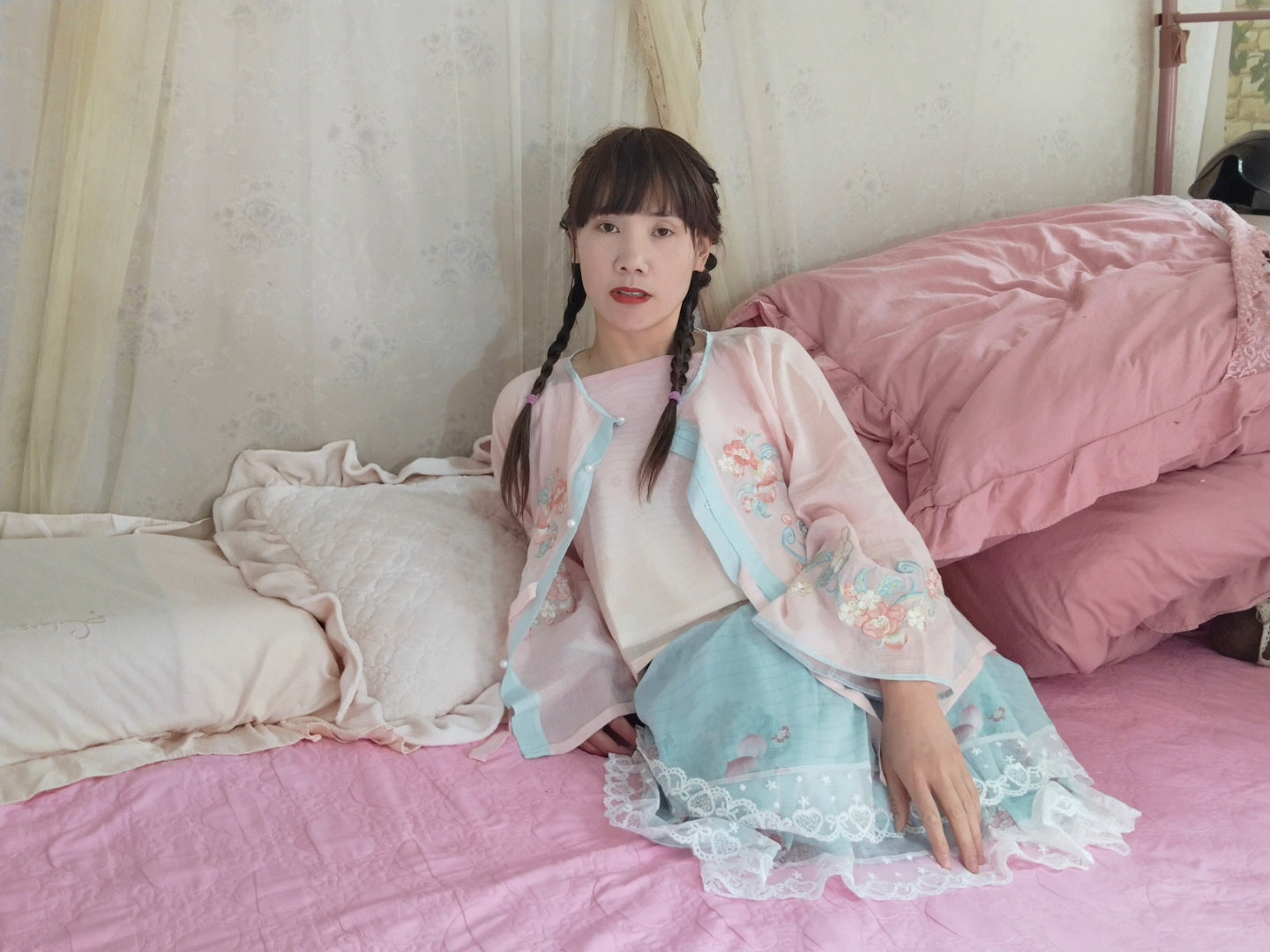 New Model, New Videos: The DAK Girl, Lvy — Life Without Legs