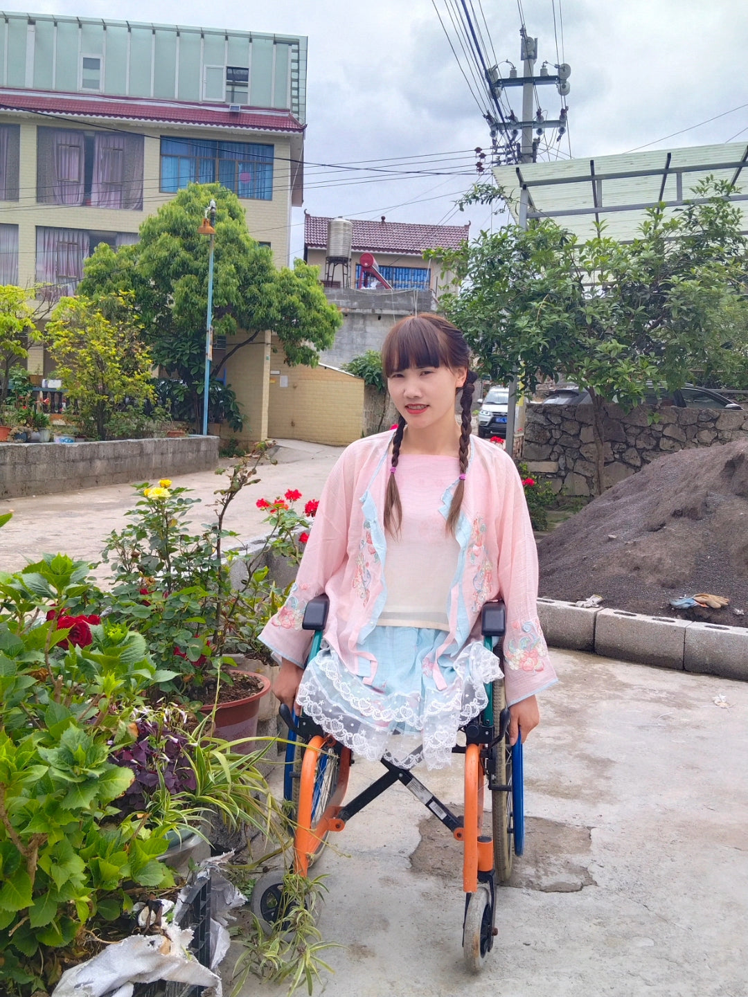New Model, New Videos: The DAK Girl, Lvy — Life Without Legs