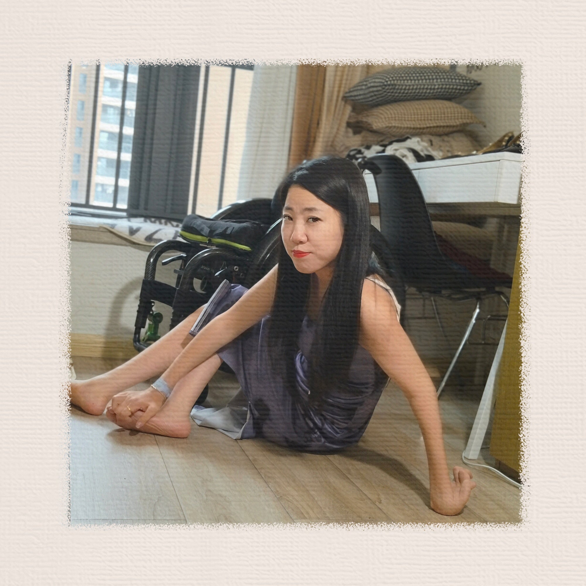 The Para Girl Sylvia – The arduous move from the floor to the bed