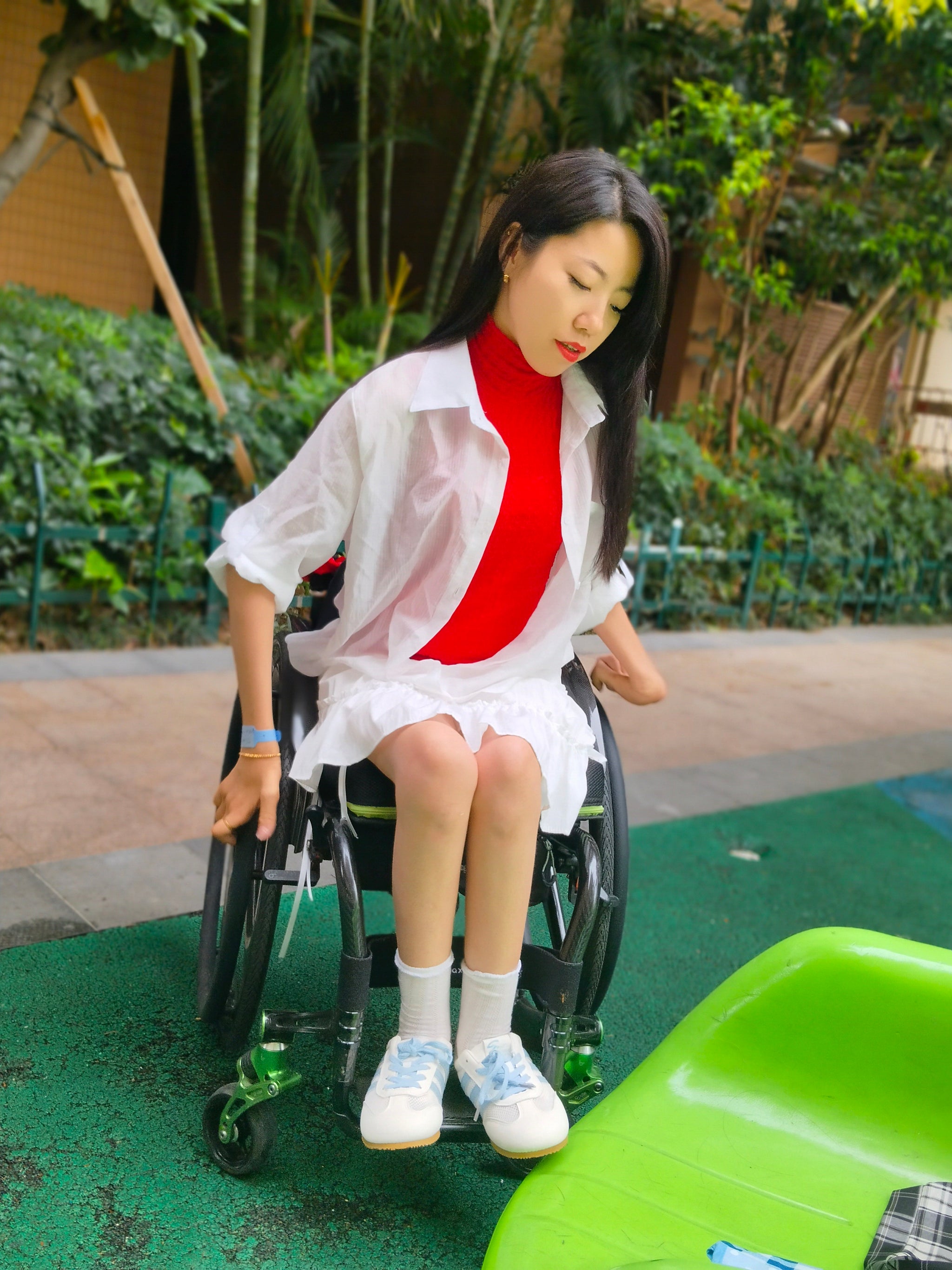 The Para Girl Sylvia - Experience Children's Playground Facilities