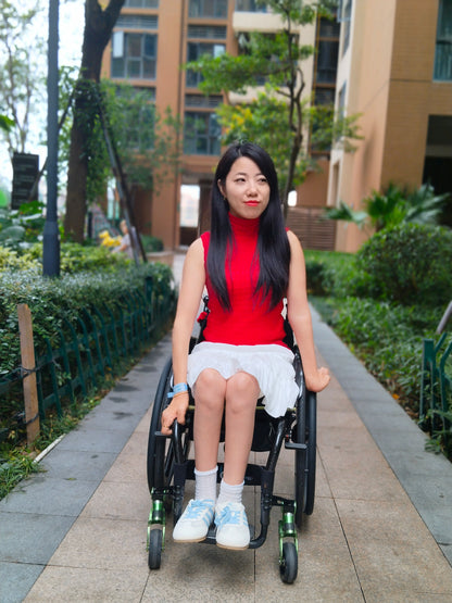 The Para Girl Sylvia - Experience Children's Playground Facilities