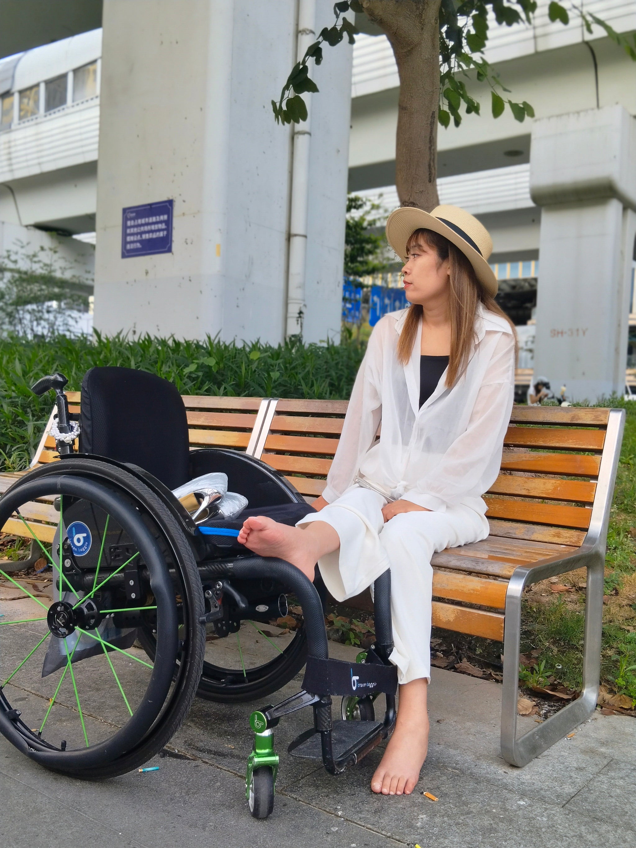 The Para Girl Cherry - High Heels Fell Off While Using a Wheelchair