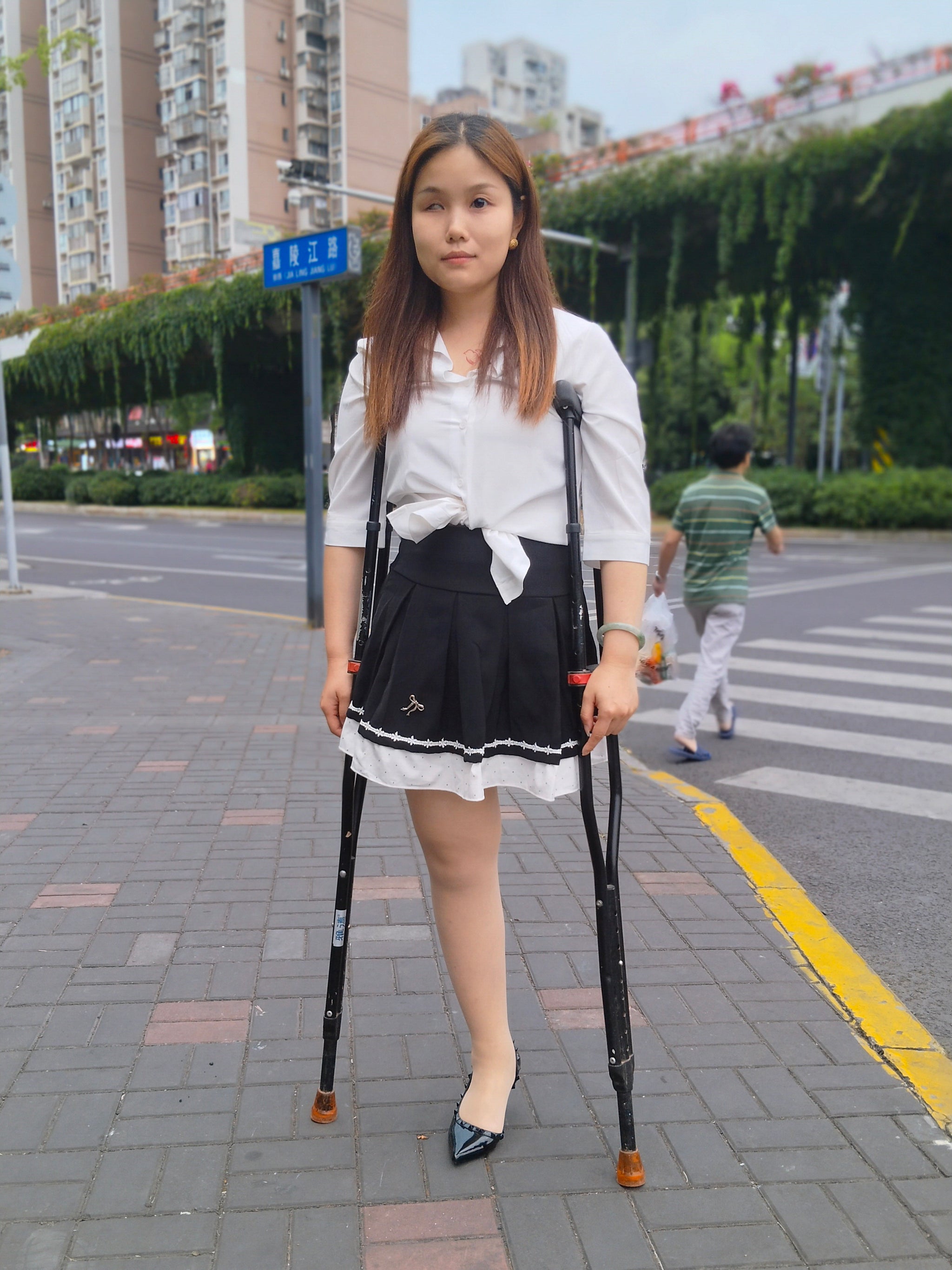 Jaya, the SHD and One-Eye Blind Girl - Shopping for High Heels