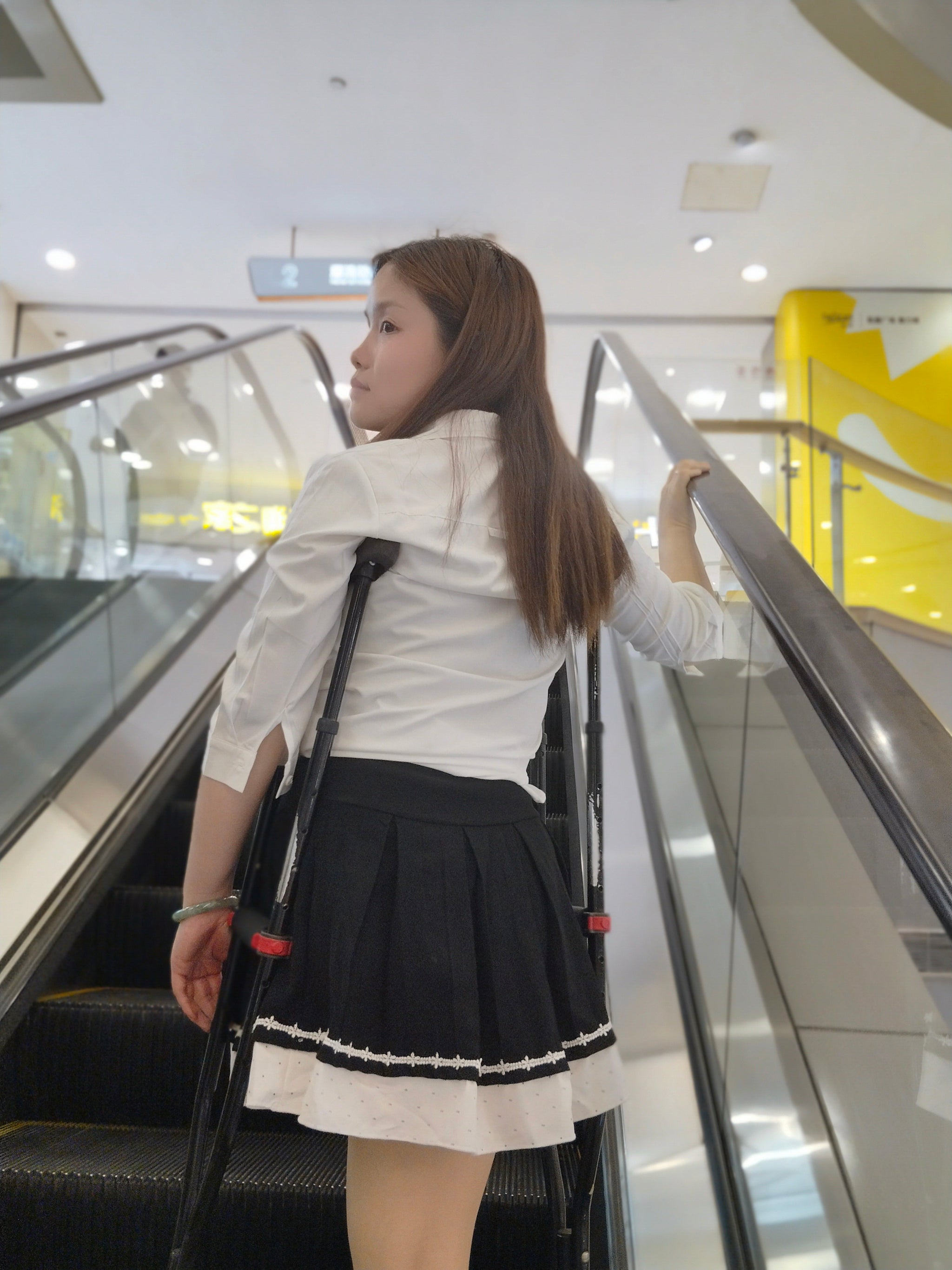 Jaya, the SHD and One-Eye Blind Girl - Shopping for High Heels