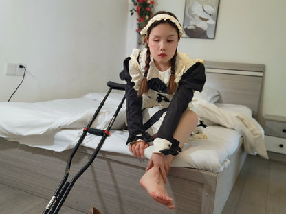 Jaya, the SHD and One-Eye Blind Girl - Halloween Special: A Maid Costume Day at Home