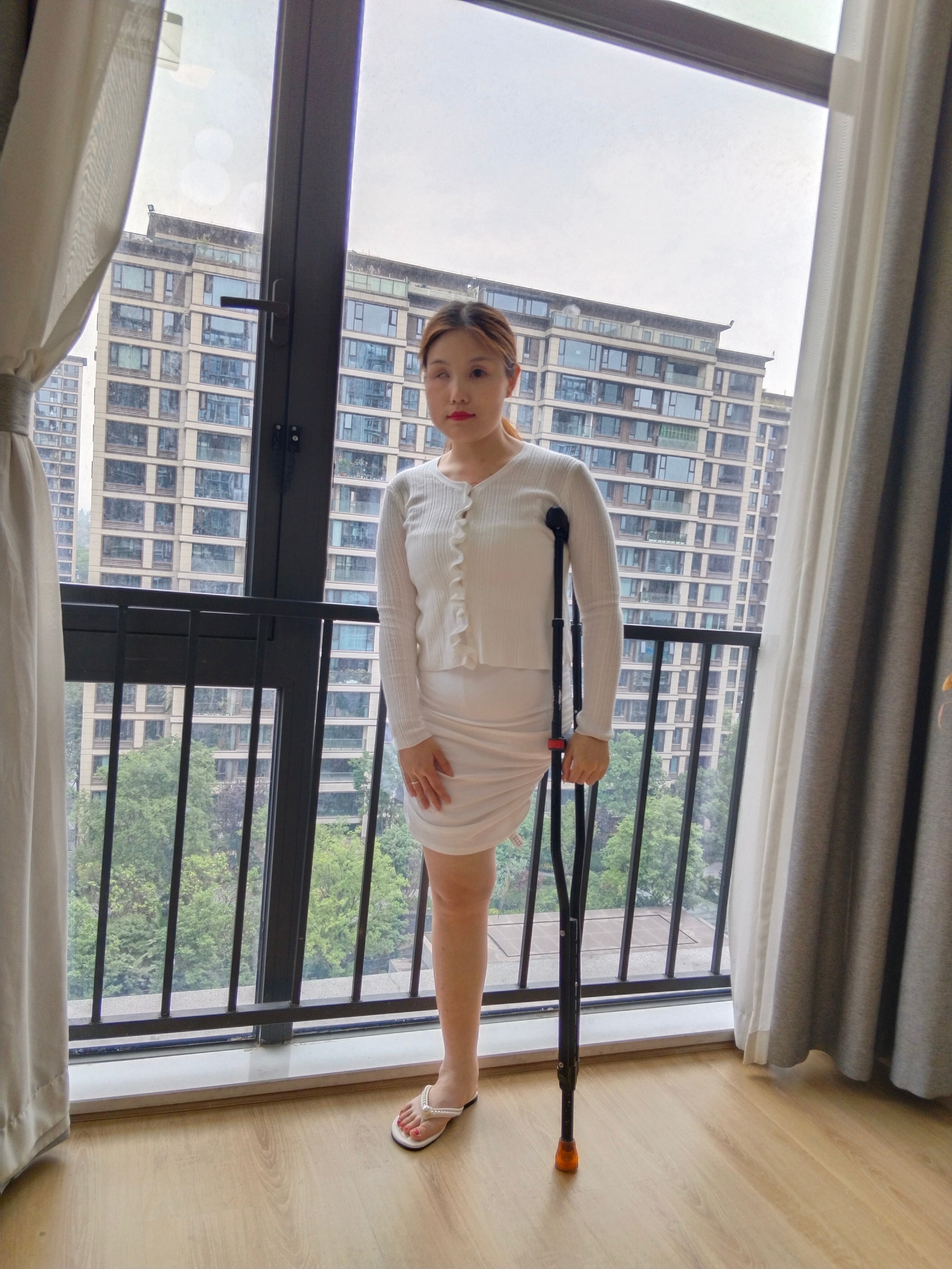Jaya, the SHD and One-Eye Blind Girl - First Time Trying High Heels with Cudgels