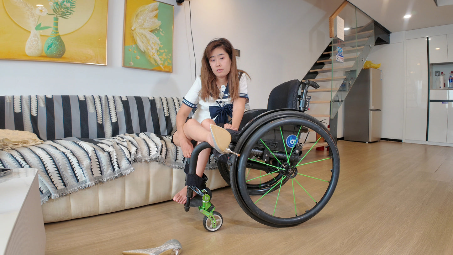 New Model, New Videos - The Para Girl Cherry