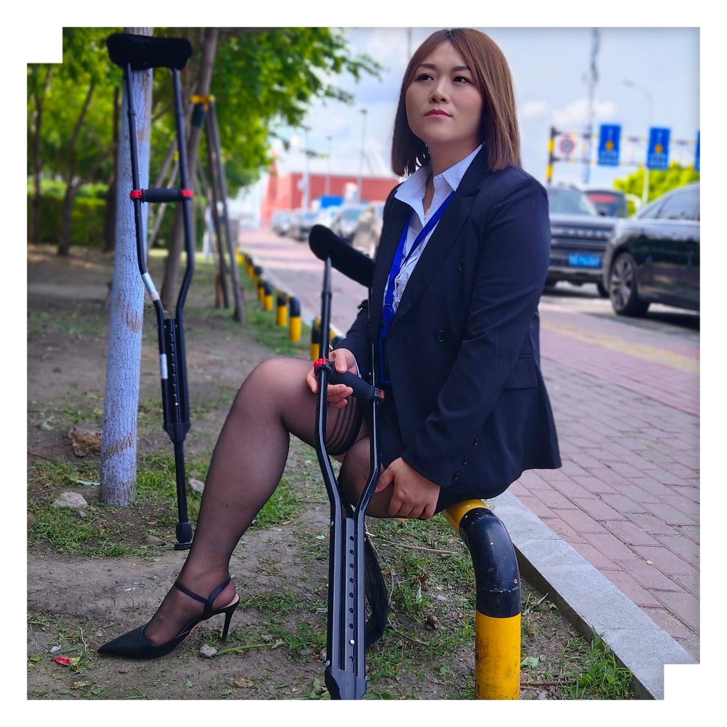 Grace, A Sak Girl - The Allure of an Office Lady in Black Stockings, High Heels, and Crutches