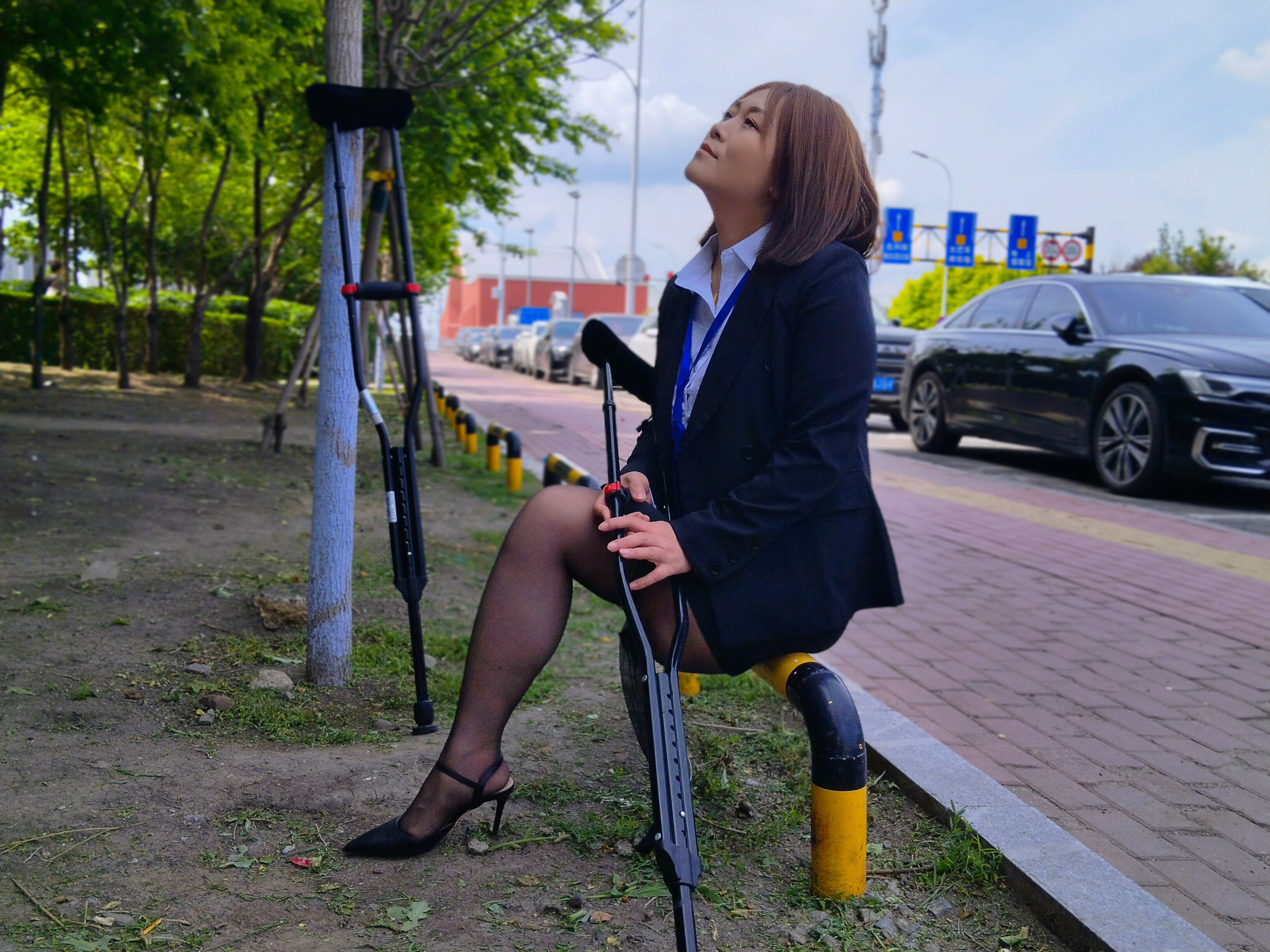 Grace, A Sak Girl - The Allure of an Office Lady in Black Stockings, High Heels, and Crutches