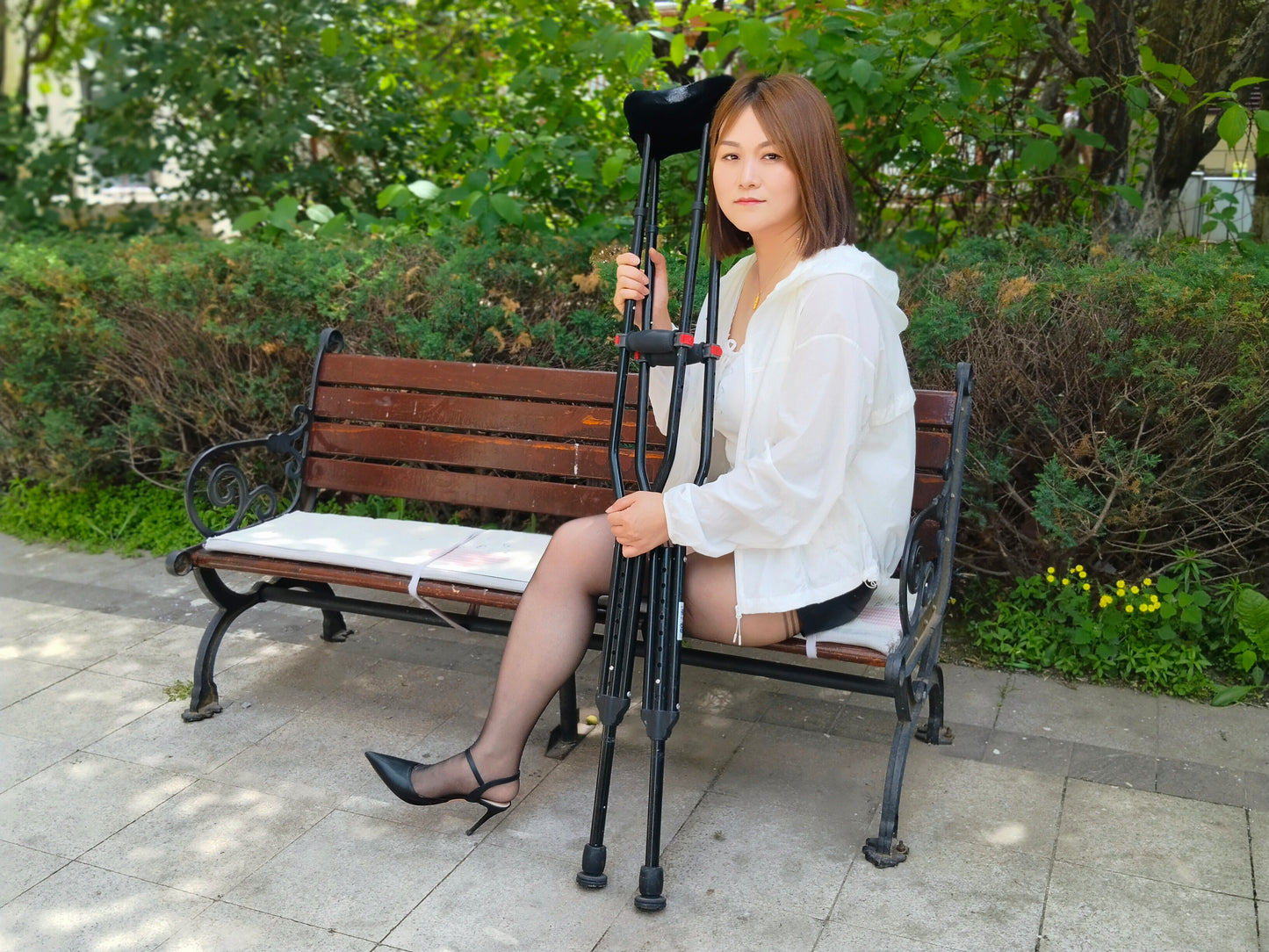 Grace, A Sak Girl - Traveling in High Heels and on a Single Cripple