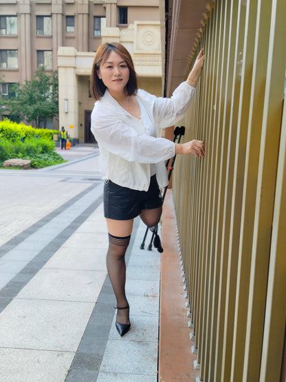 Grace, A Sak Girl - Traveling in High Heels and on a Single Cripple