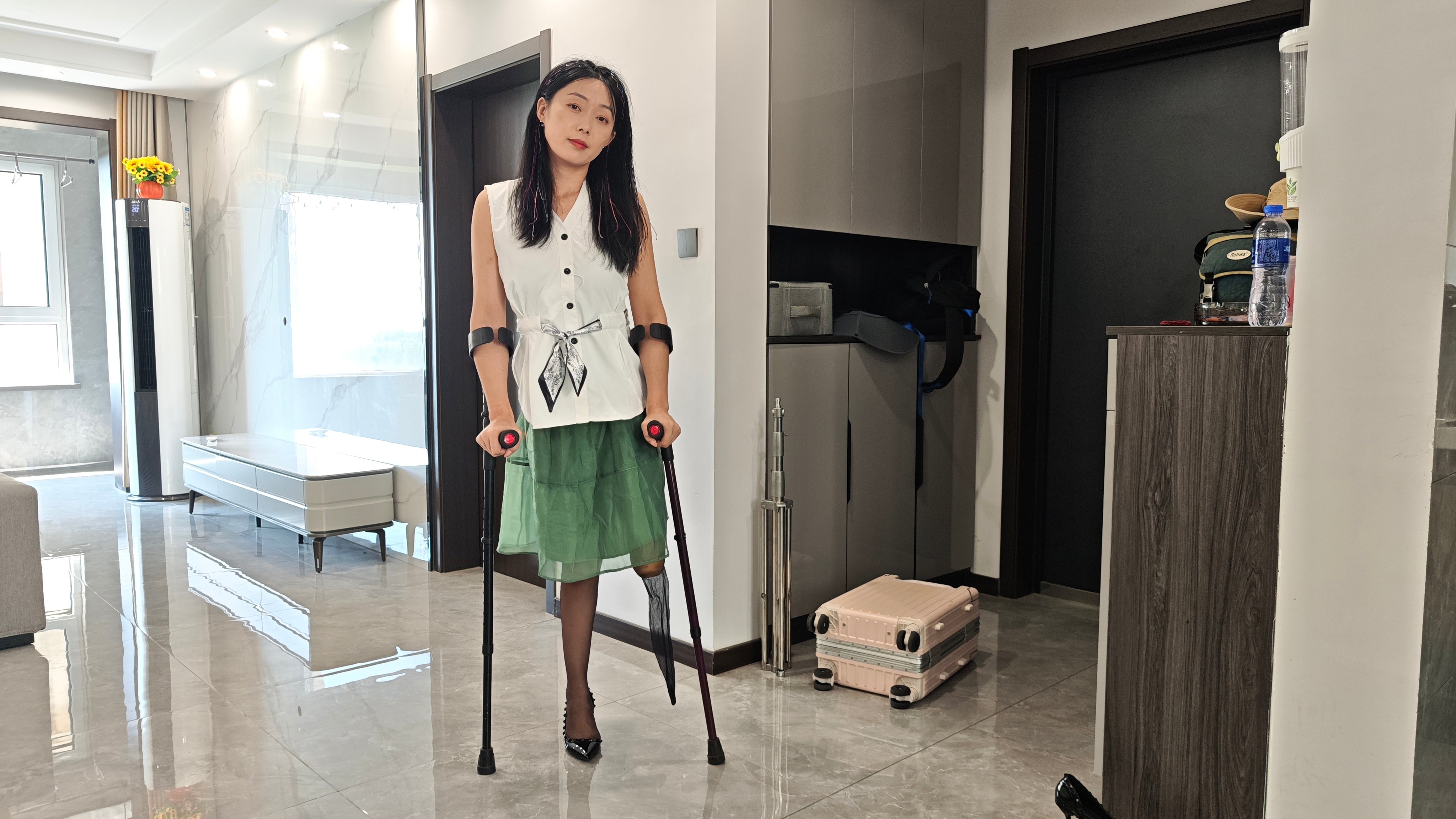 Milana: the Polio Girl - Playing an Amputee in Stockings and Heels