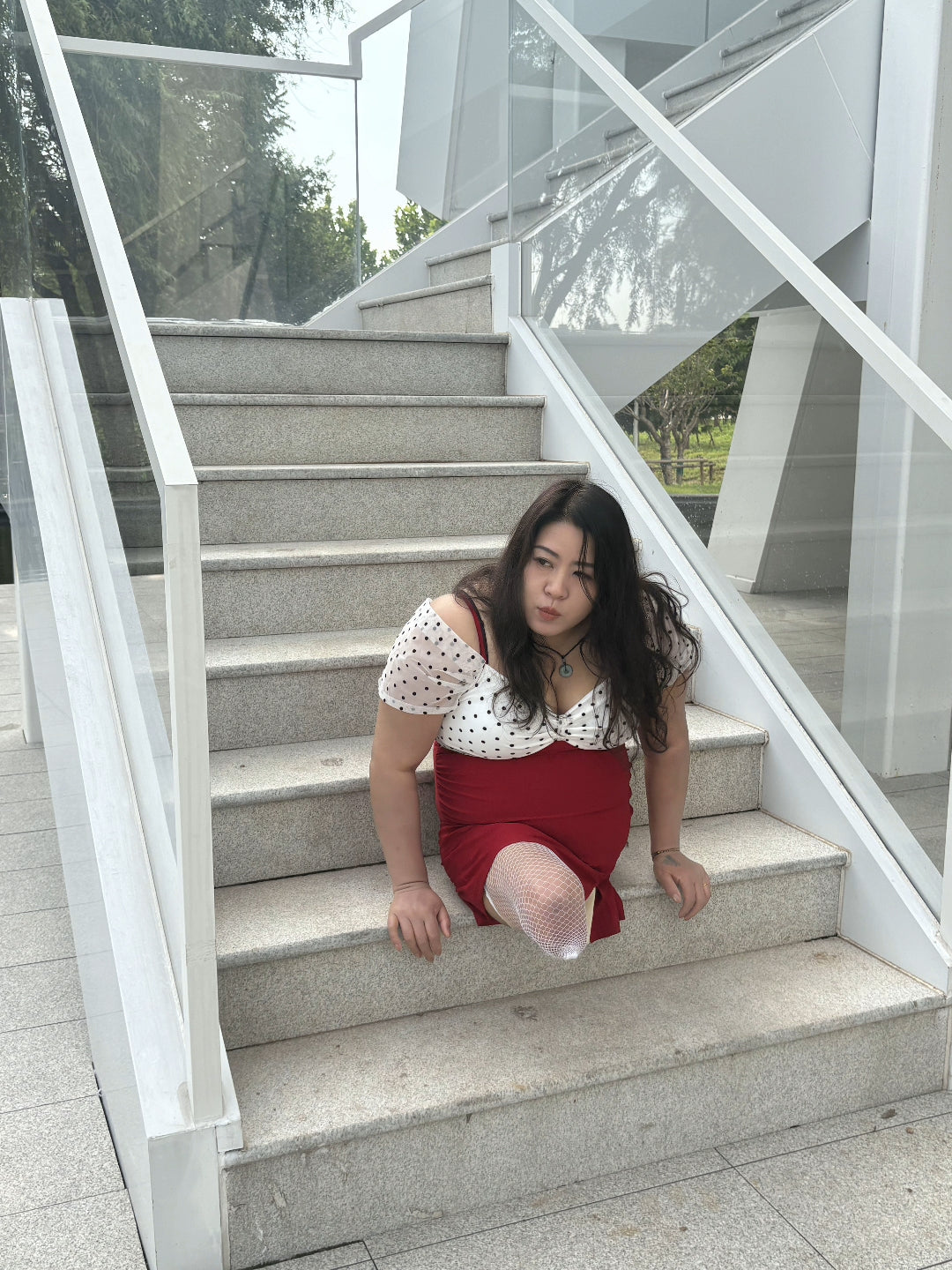 Barbie: RbkLhp Amputee Girl - Climbing Stairs with Limbs