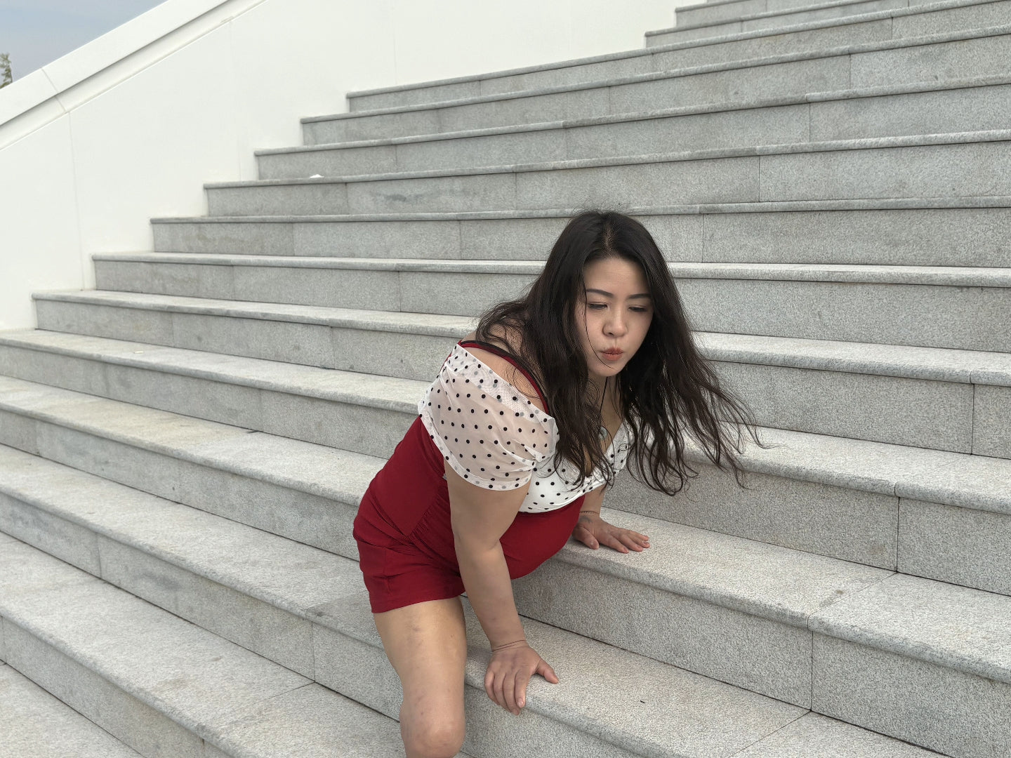 Barbie: RbkLhp Amputee Girl - Climbing Stairs with Limbs