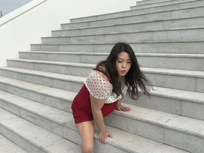 Barbie: RbkLhp Amputee Girl - Climbing Stairs with Limbs