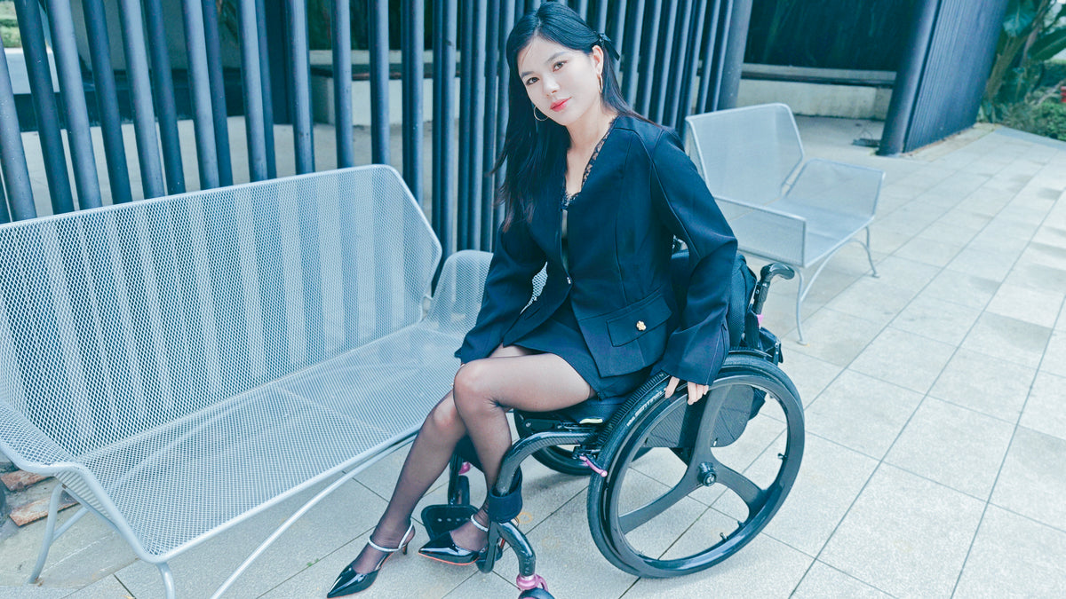 The Para Girl Jenny - Black Stockings, City Elegance