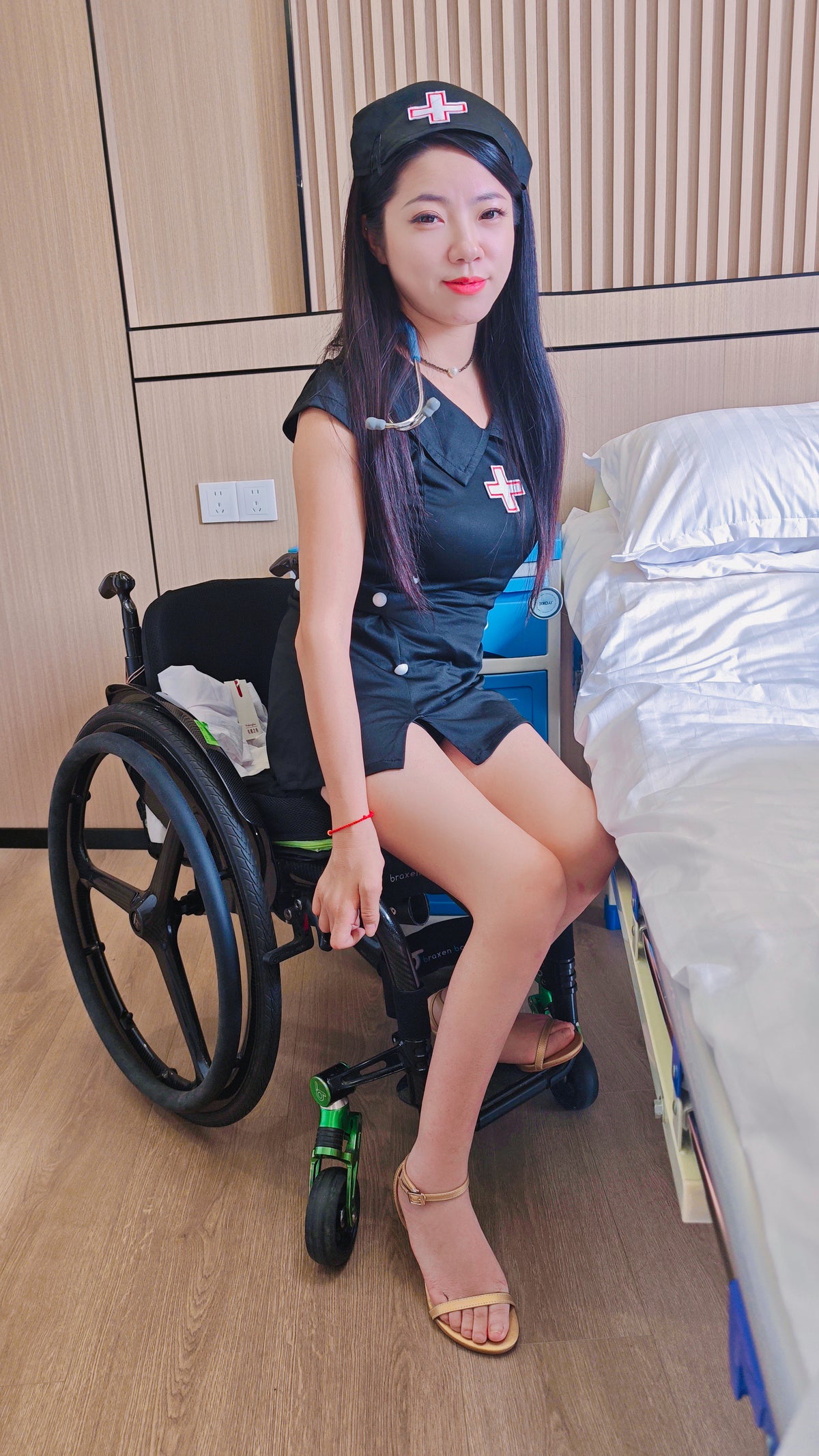Sylvia the Para Girl – A Day in the Life of a Nurse with a Disability