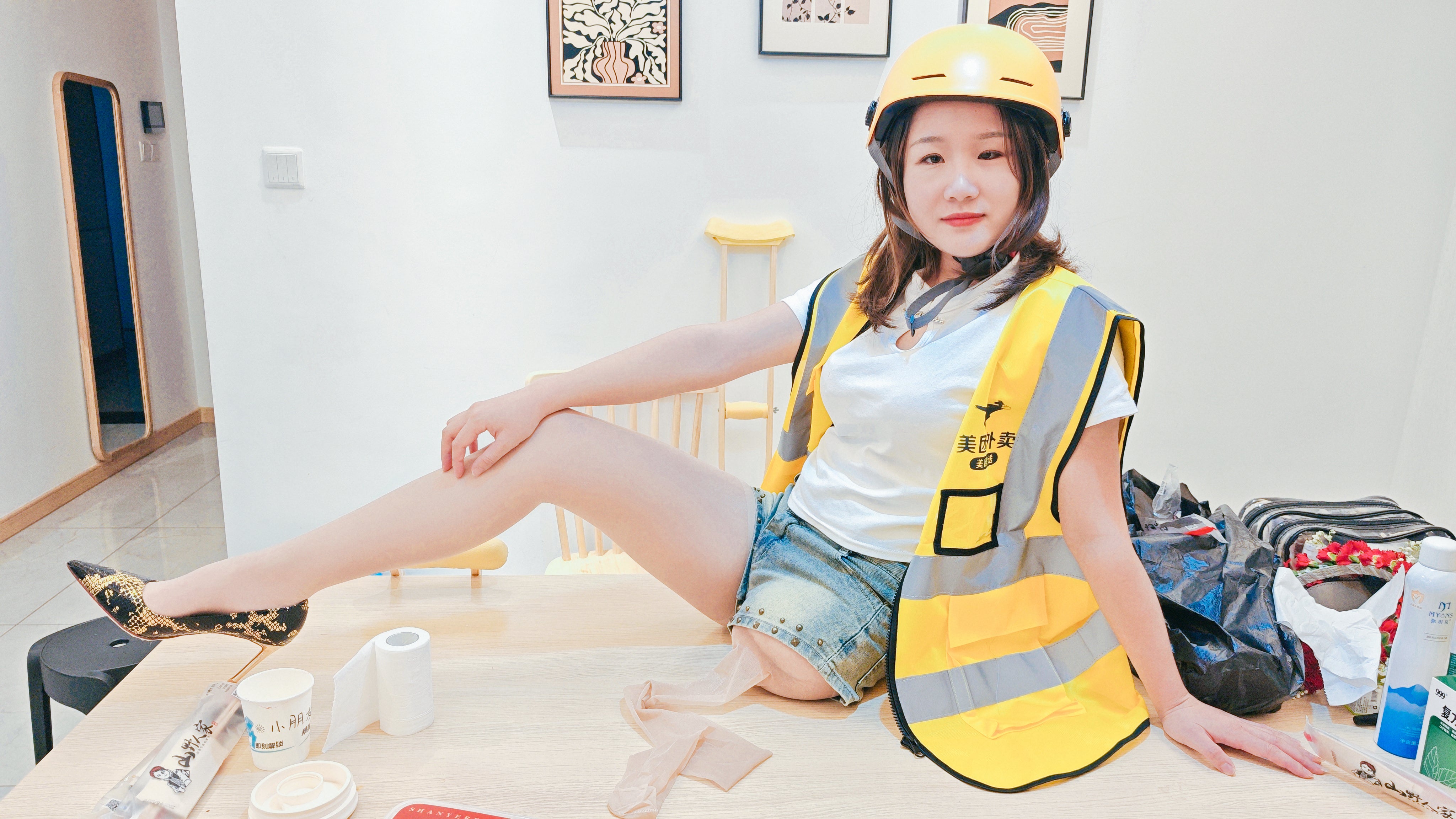 Naomi: Amputee Girl - Daily Life of a Food Delivery Rider