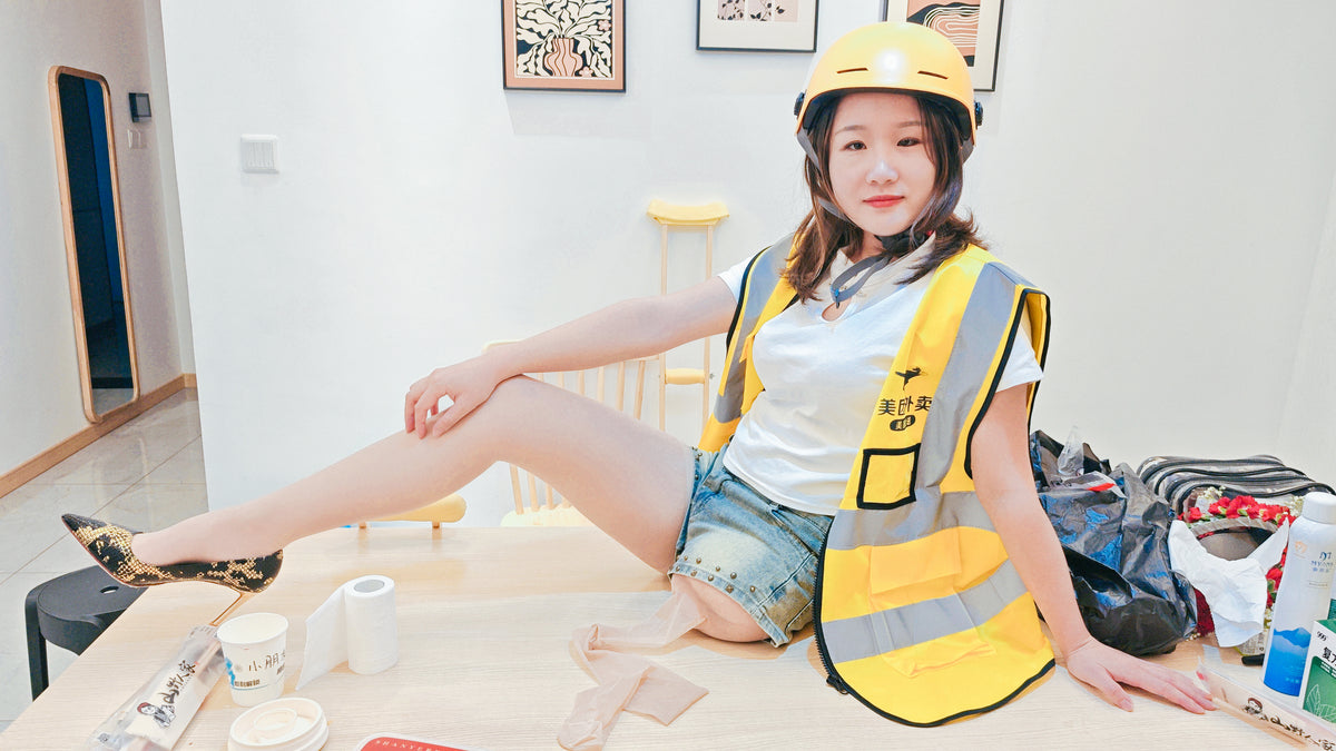 Naomi: Amputee Girl - Daily Life of a Food Delivery Rider