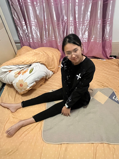 Zoe: Paraplegic Girl - Using her feet to play on her phone during rehabilitation training
