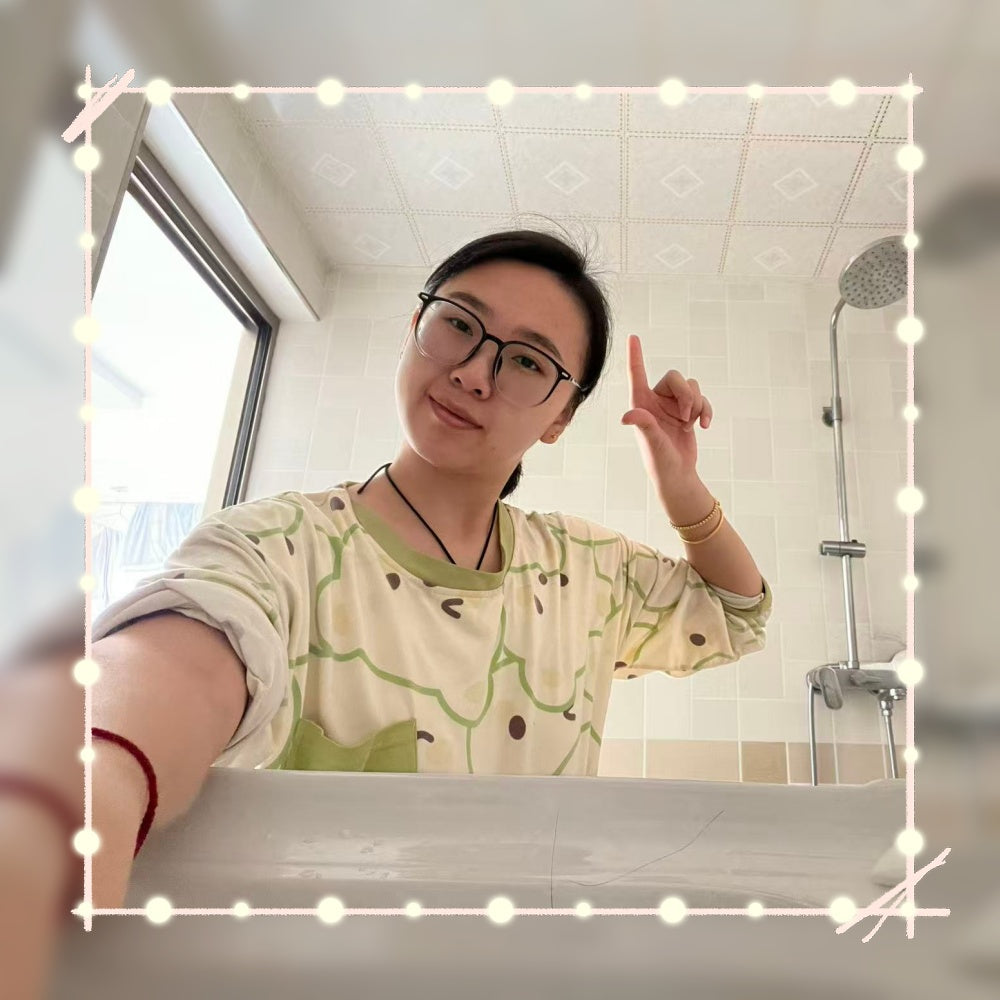 Zoe: The Paraplegic Girl - Demonstrating how to pretend to be blind and use a yoga strap in bed.