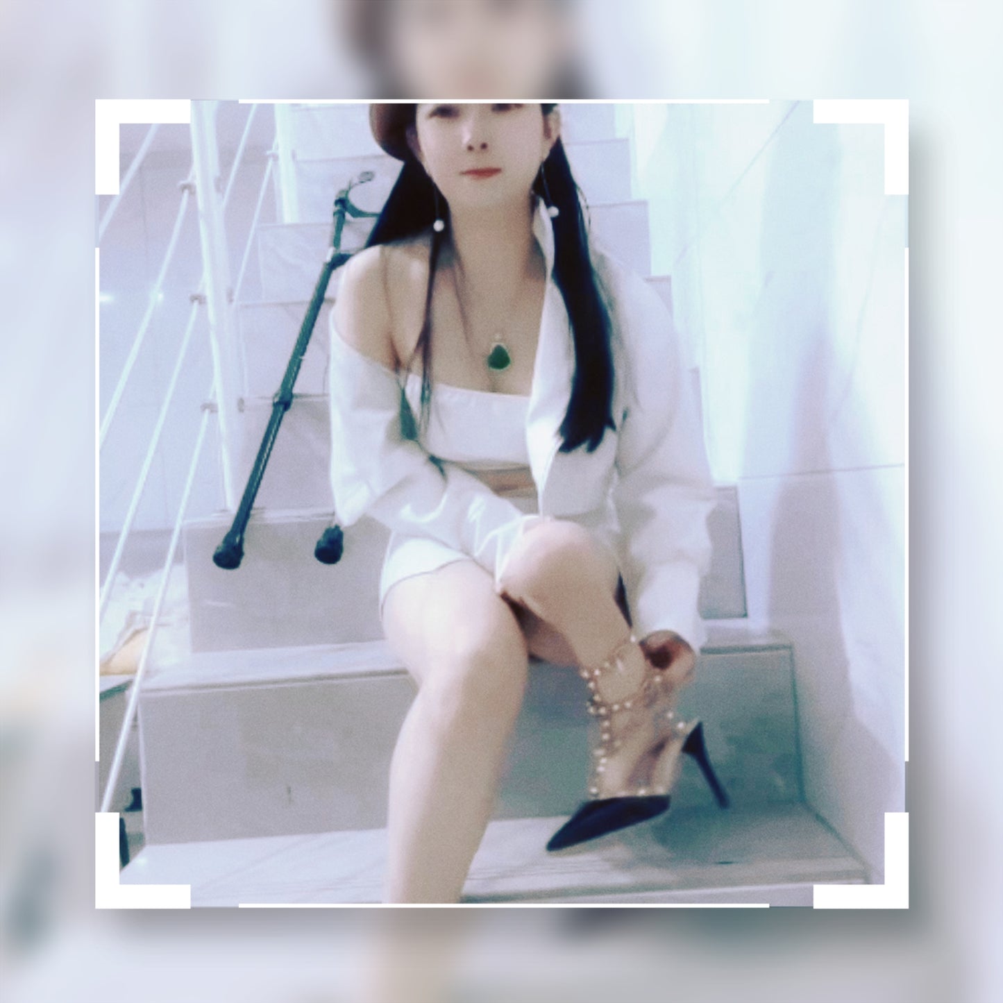 Zita: Deformed girl and her high heels