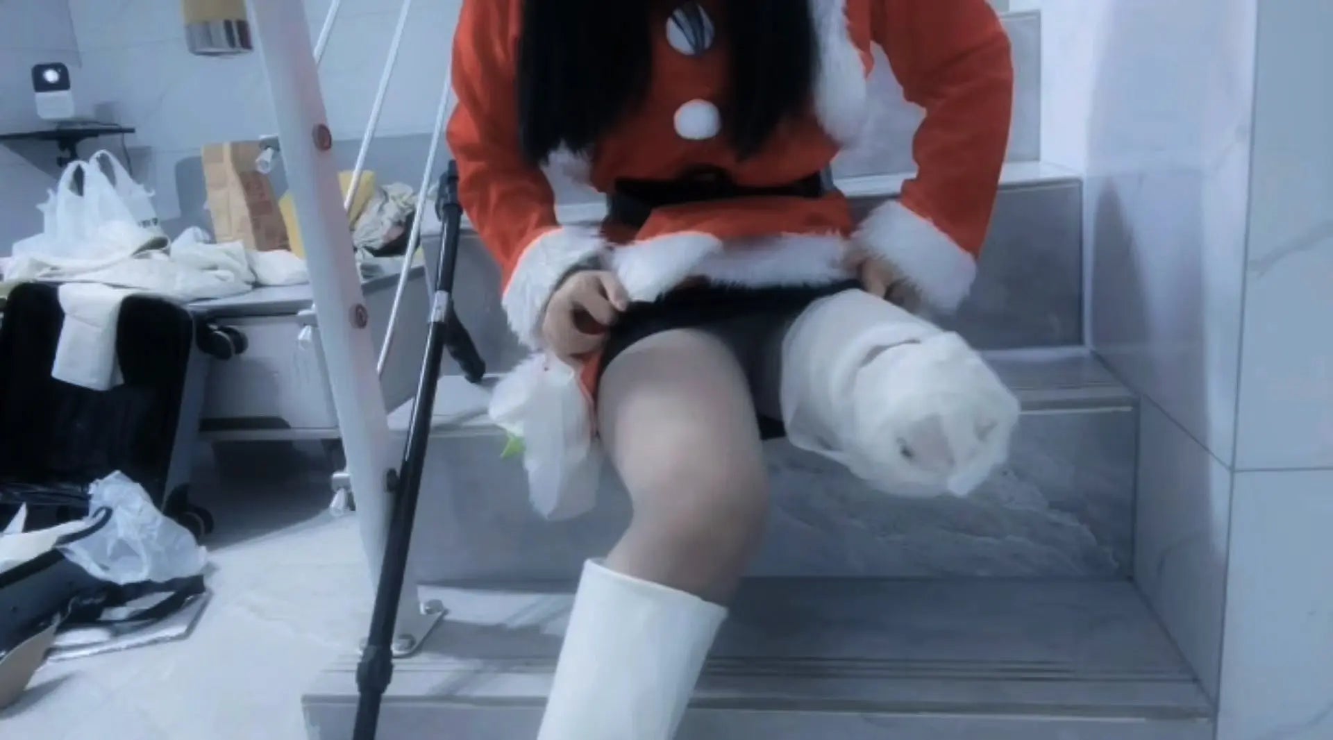 Zita: Deformed girl and her high heels