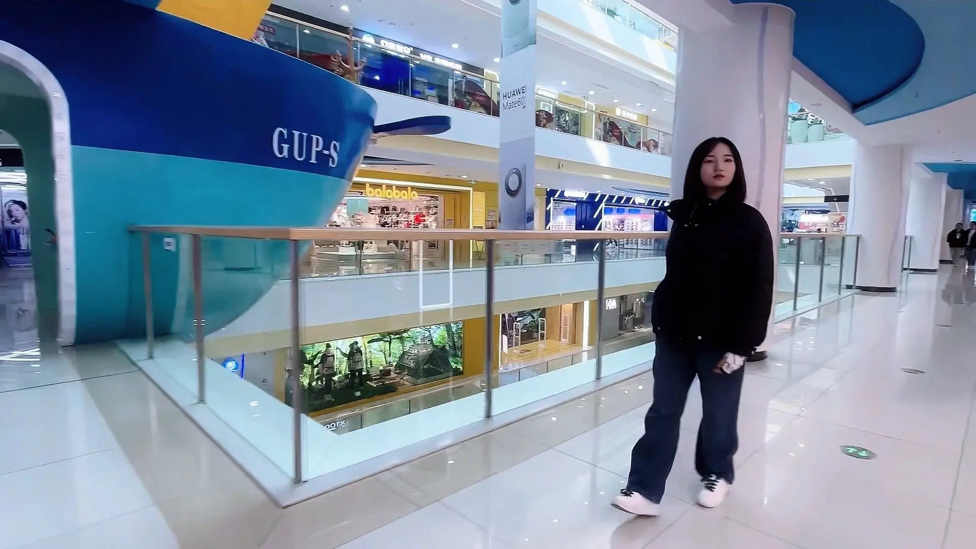 Beibei: Ooe Girl wearing prosthetics