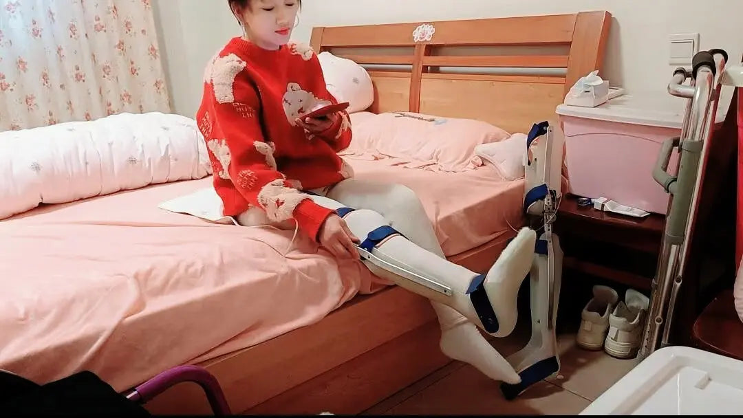 Phoebe: ParaPlegic girl's brace