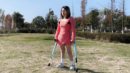 Miki:Girl With Her Little Feet