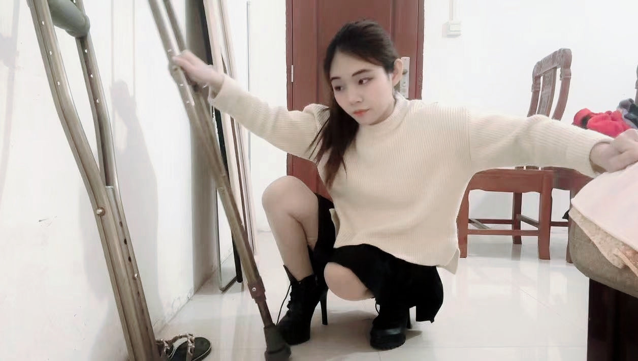 Lolicc:Polio girl in the room