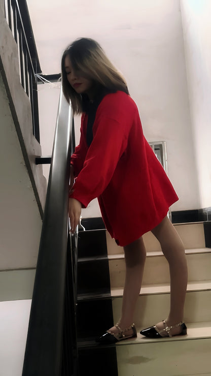 Miki: Polio girl go up and down stairs