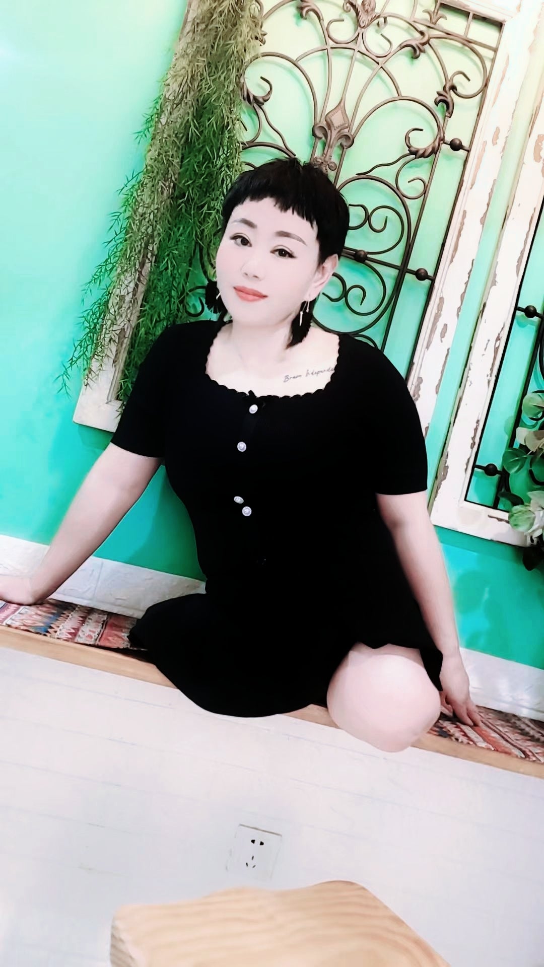 New model new video "Laura:Dak lady"