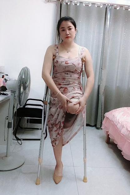Dalila: Sak girl bandages stump
