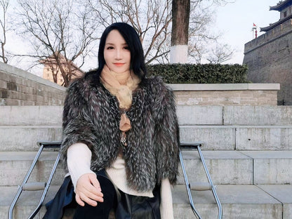 Lanzi: Ooe girl's crutches