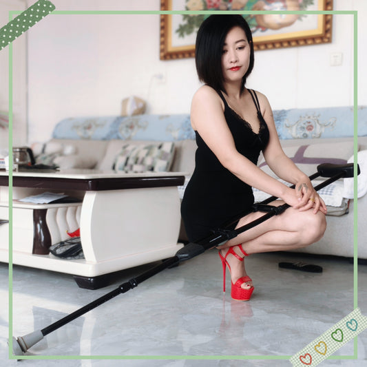 Emma: Shd lady pretends to be blind and has super high heel