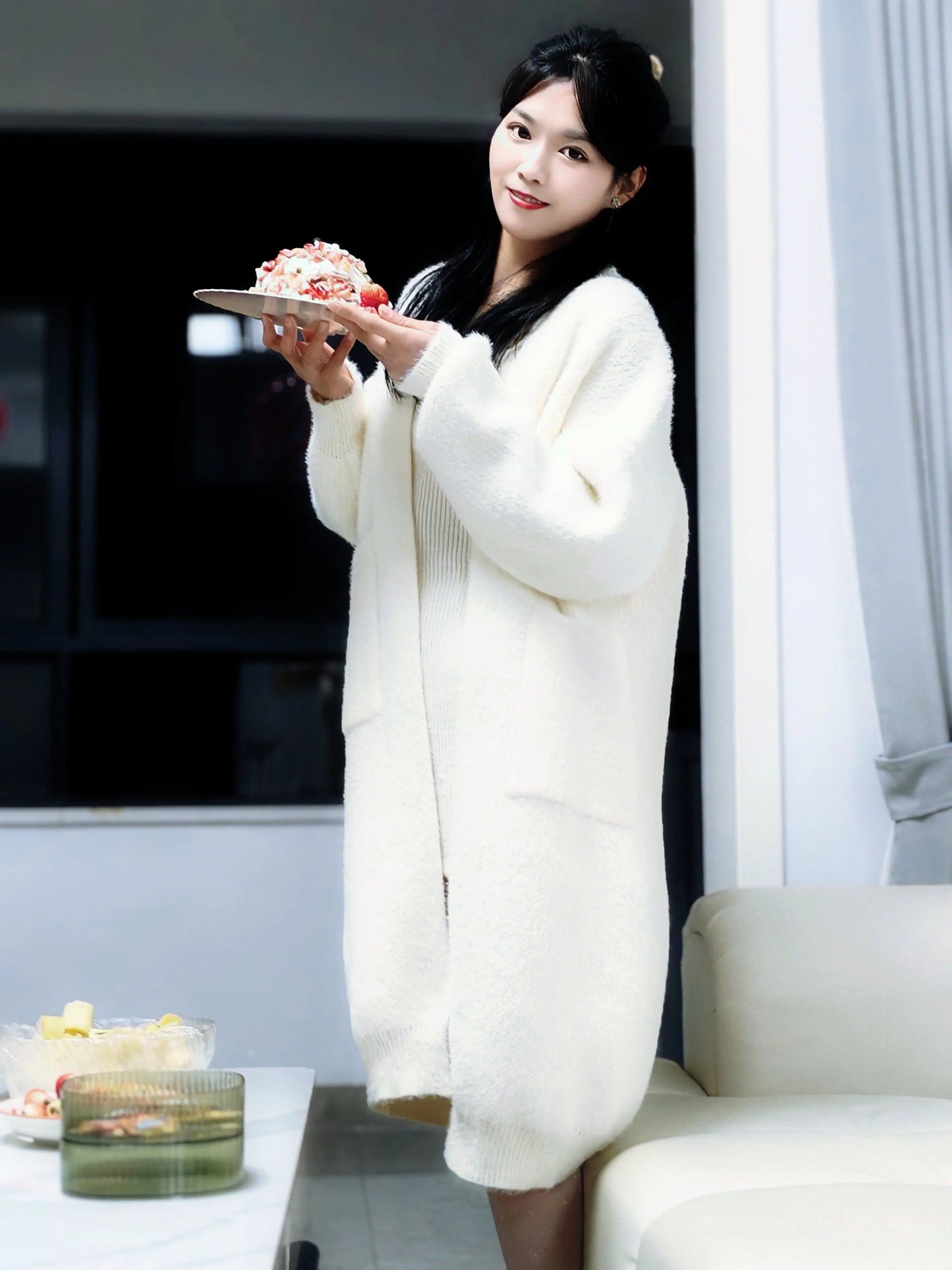 Alisa: Sak girl makes cakes