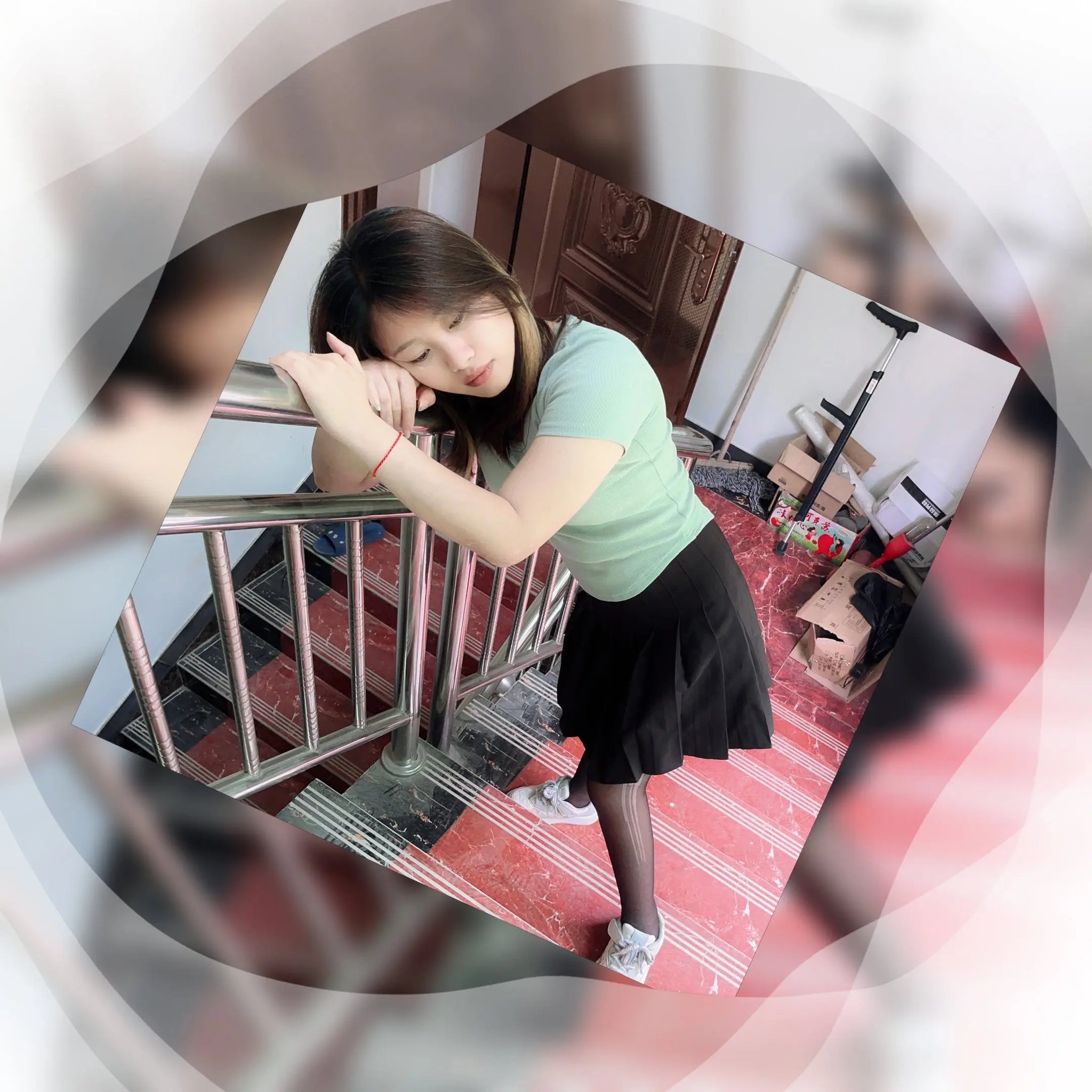 MIki:Polio Girl is in an abandoned wooden building AmputeeClub