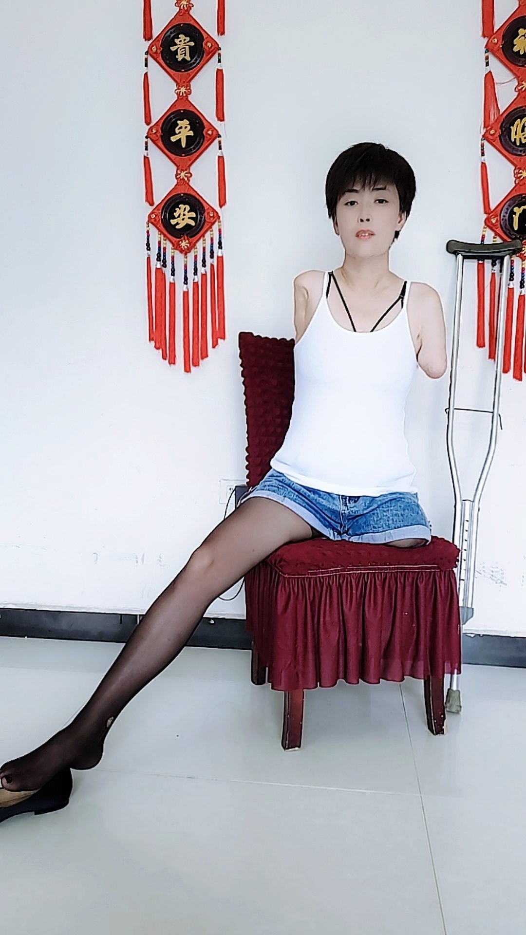 New model New video: "Mary: Triple Amputee Lady, only 1 leg left"