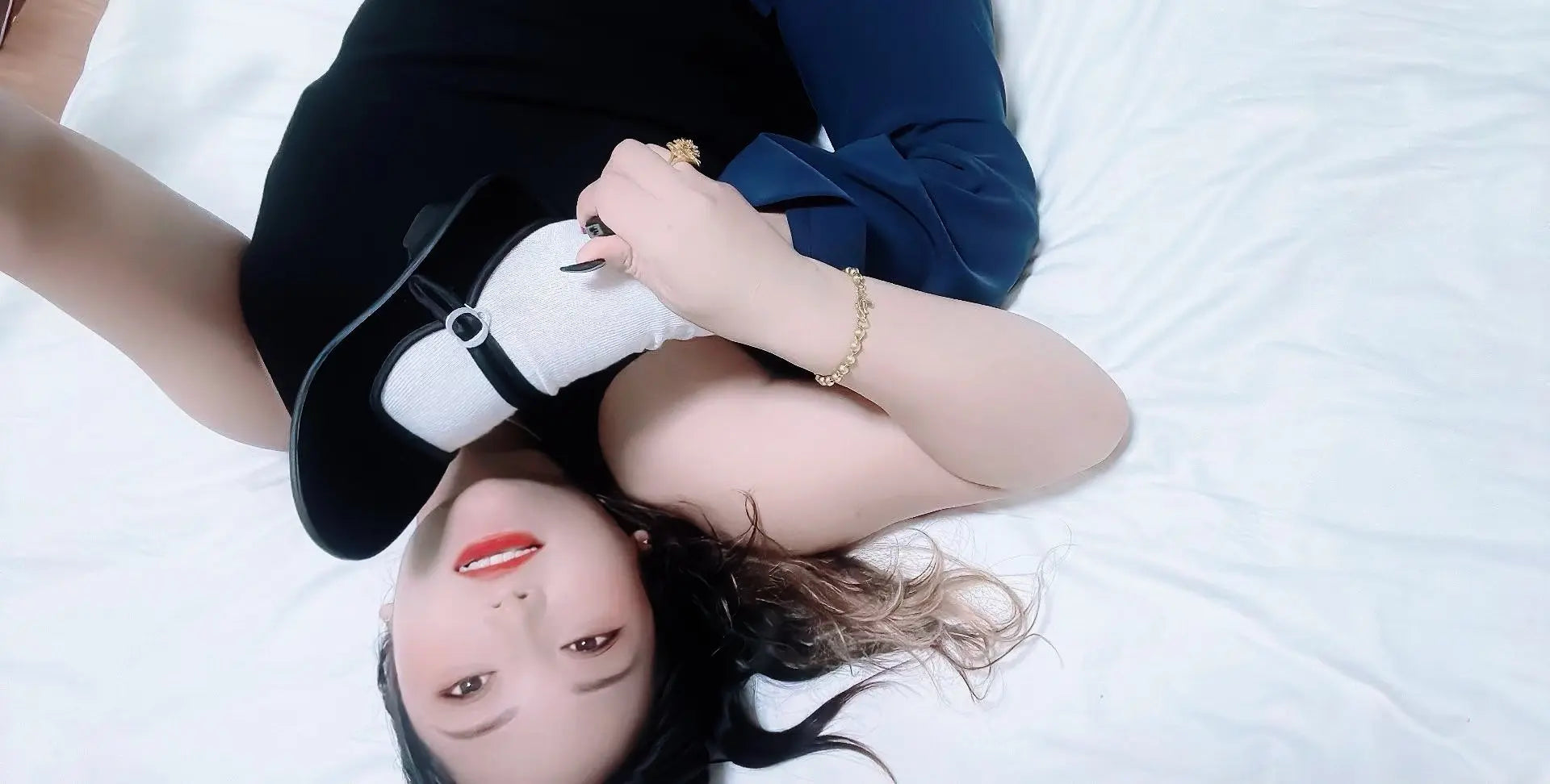 Elizabeth: Polio Lady Red Stockings AmputeeClub