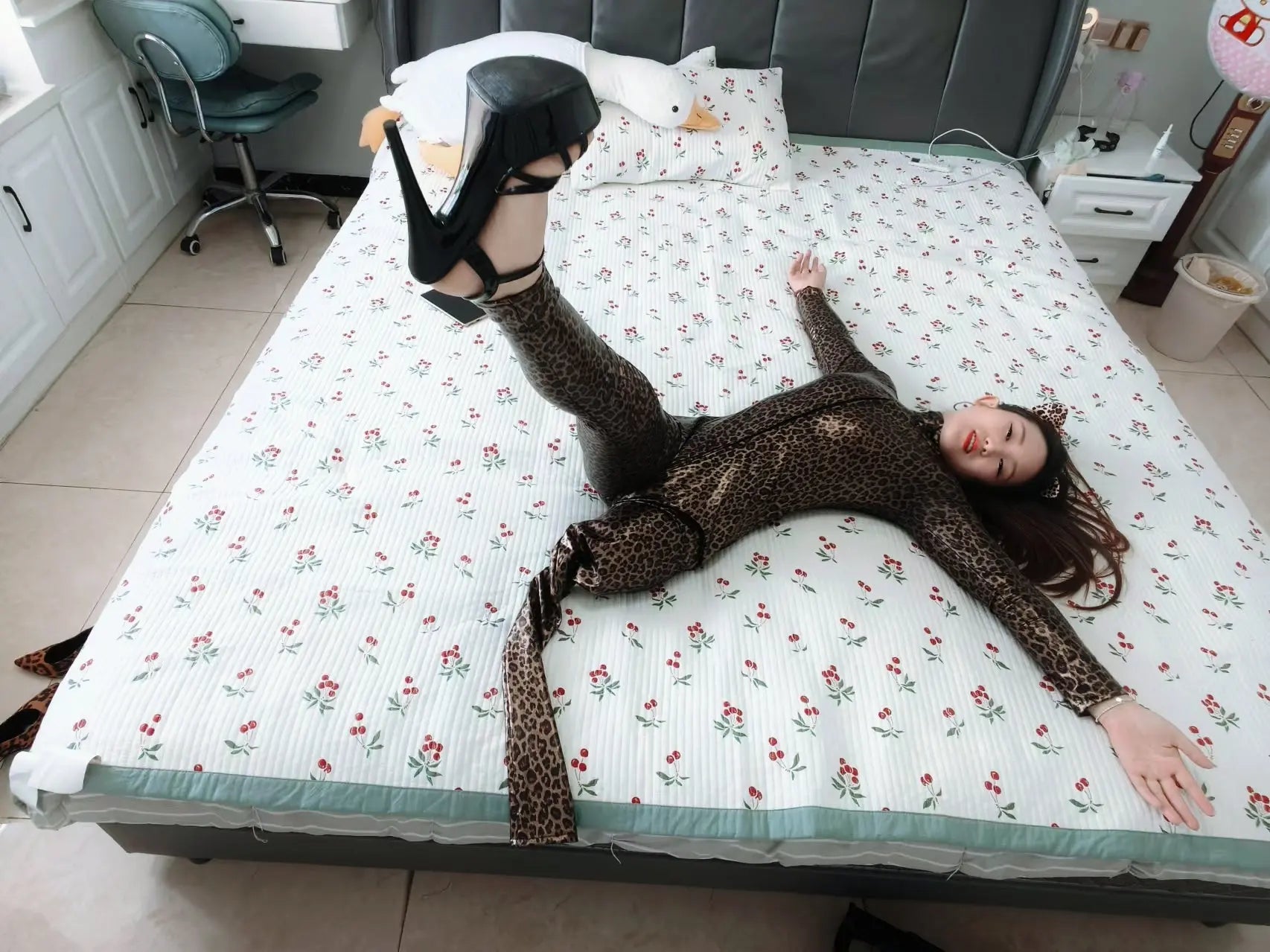 Iris:Sak Amputee Girl, Cat Girl AmputeeClub