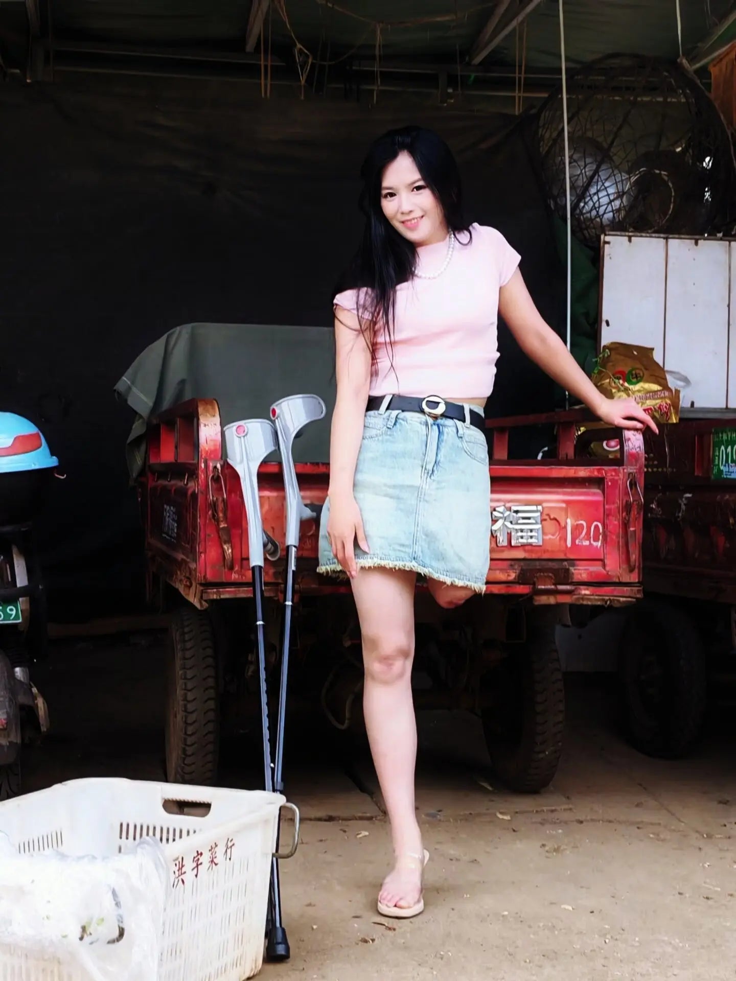 Alisa: Sak Amputee Girl buys ingredients at the market AmputeeClub