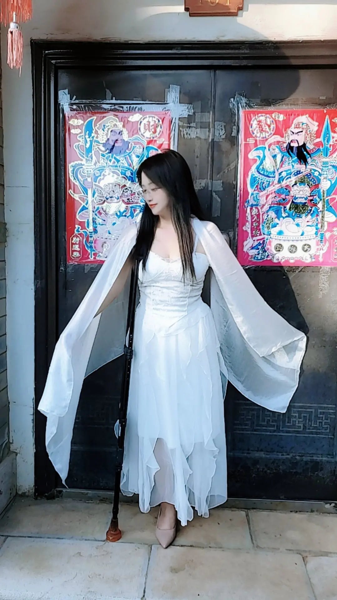 Lanzi: Ooe Amputee Girl in White Fluttering Clothes AmputeeClub