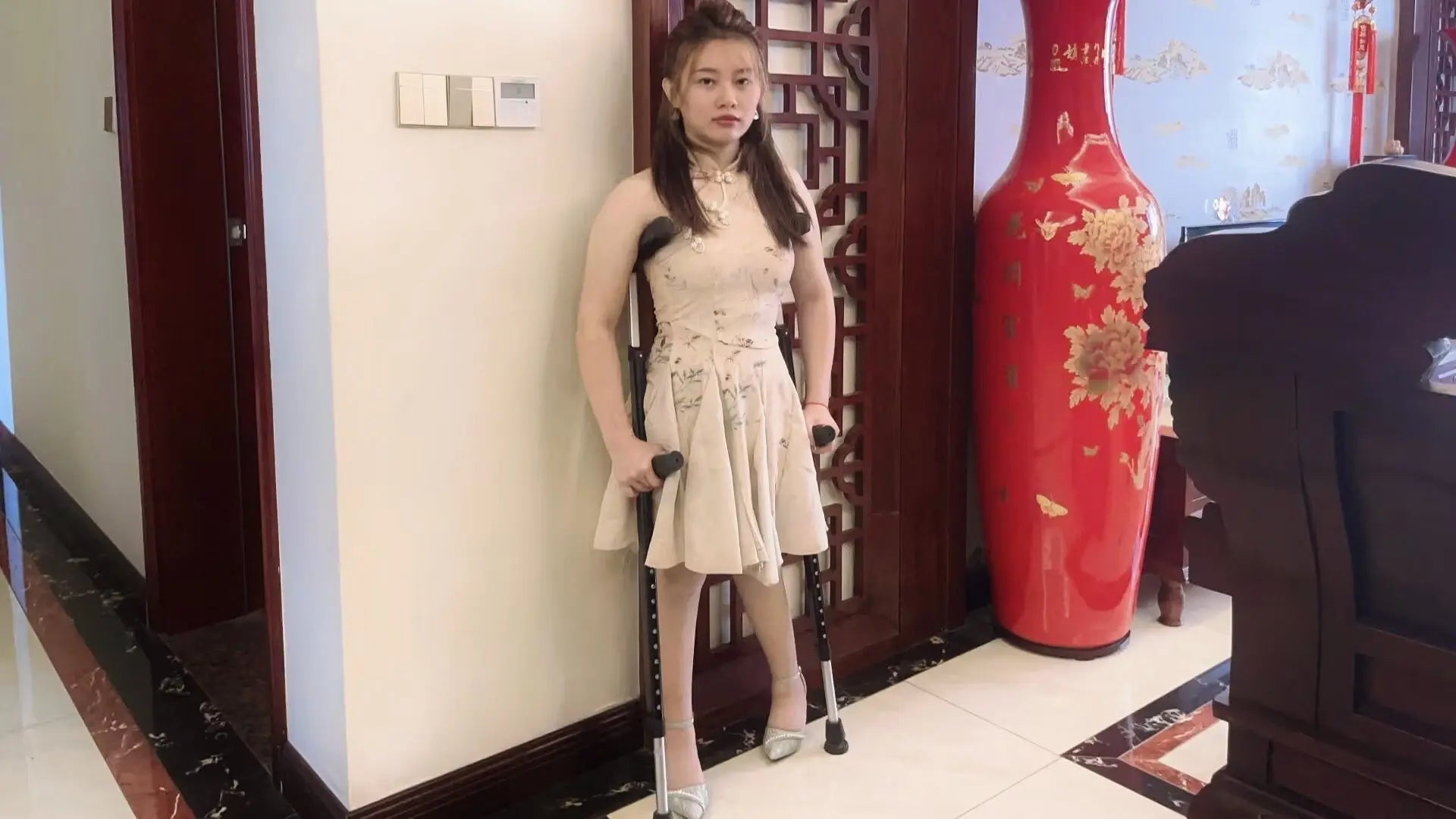 Miki: Polio Girl's Home Walk AmputeeClub