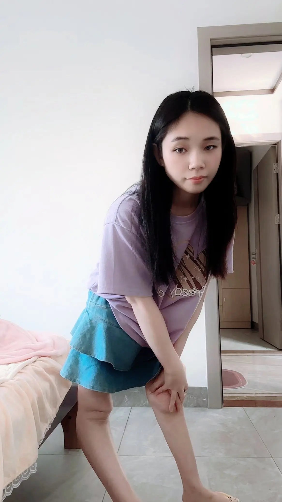 Lolicc: Polio Girl - Journey Home with One Shoe
