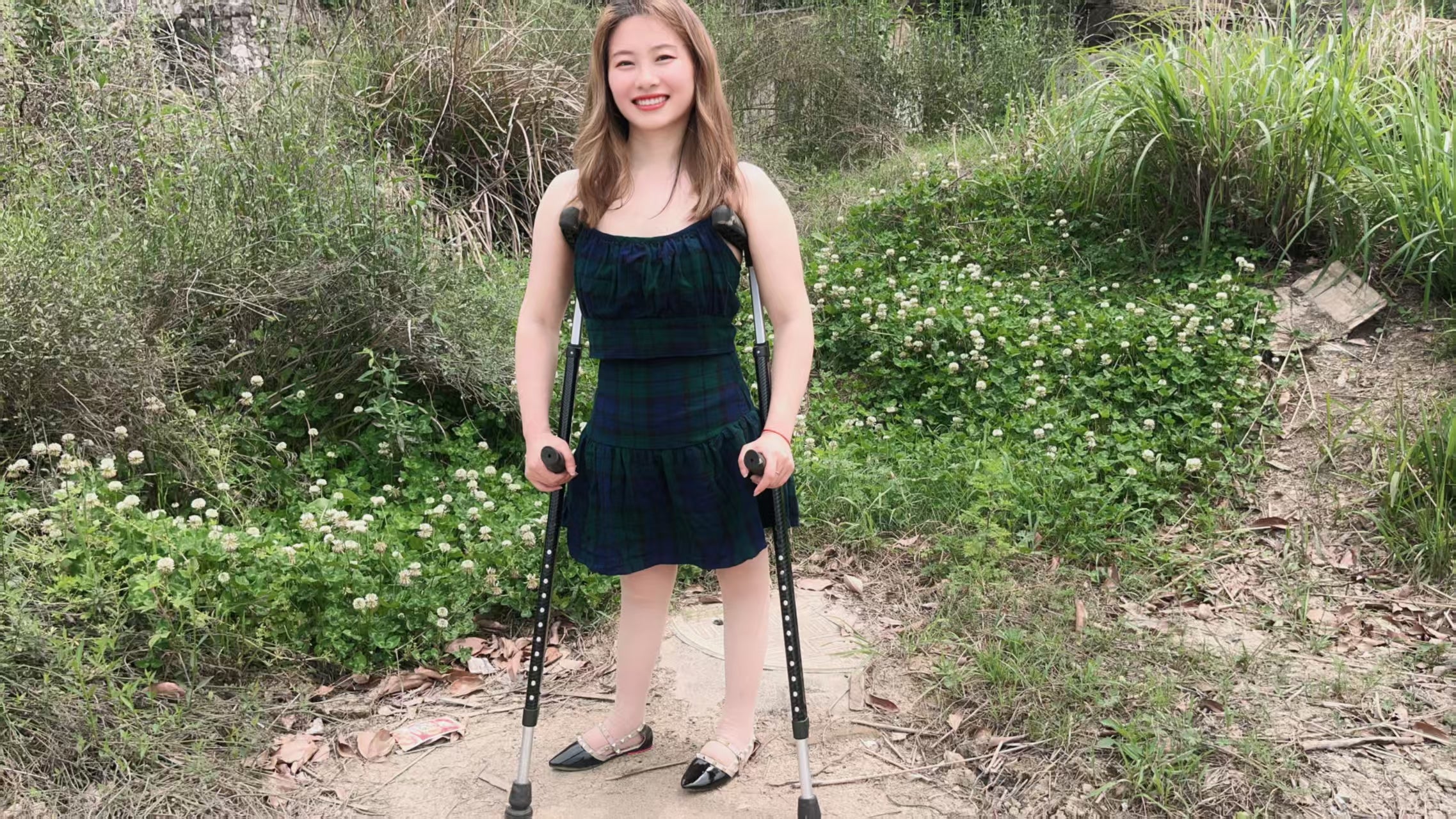 Miki: Polio Girl - Wilderness by the River in the Countryside